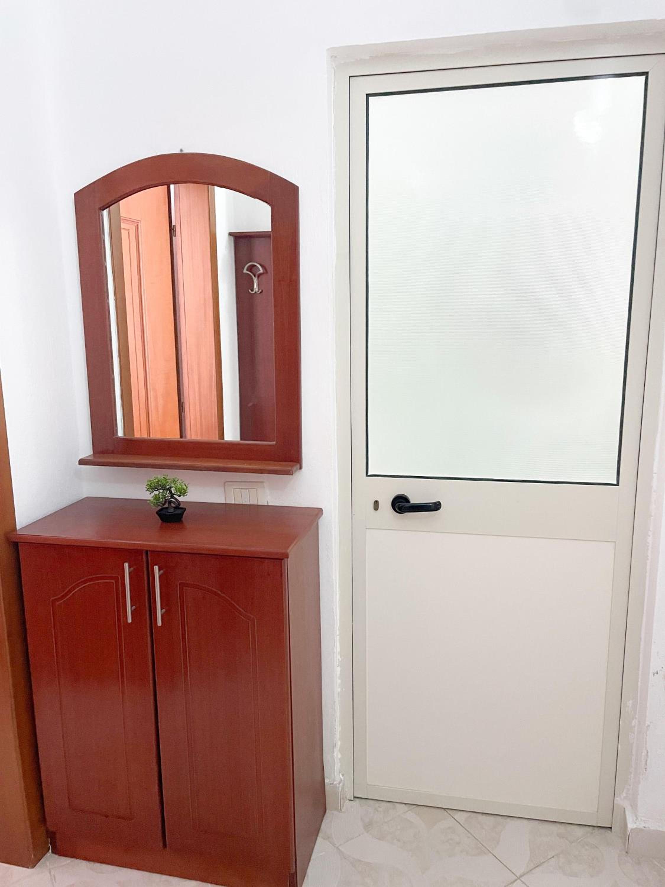 E Apartment