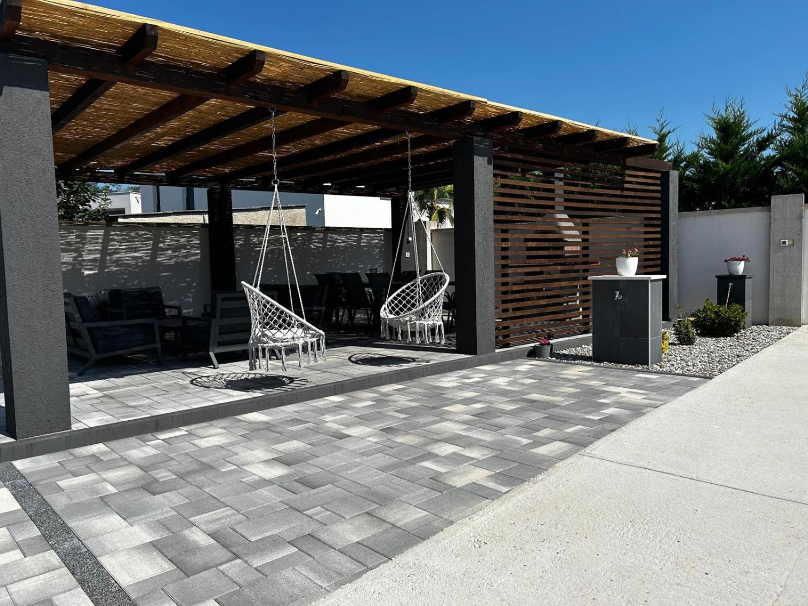 Villa Miranda with pool
