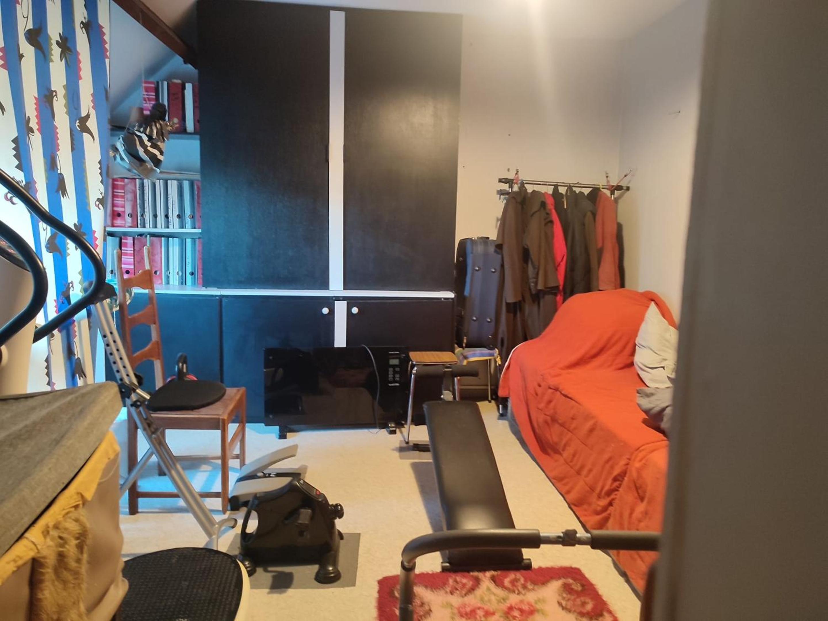 Cozy Apartment in Estinnes – 40 sqm with a fenced garden.