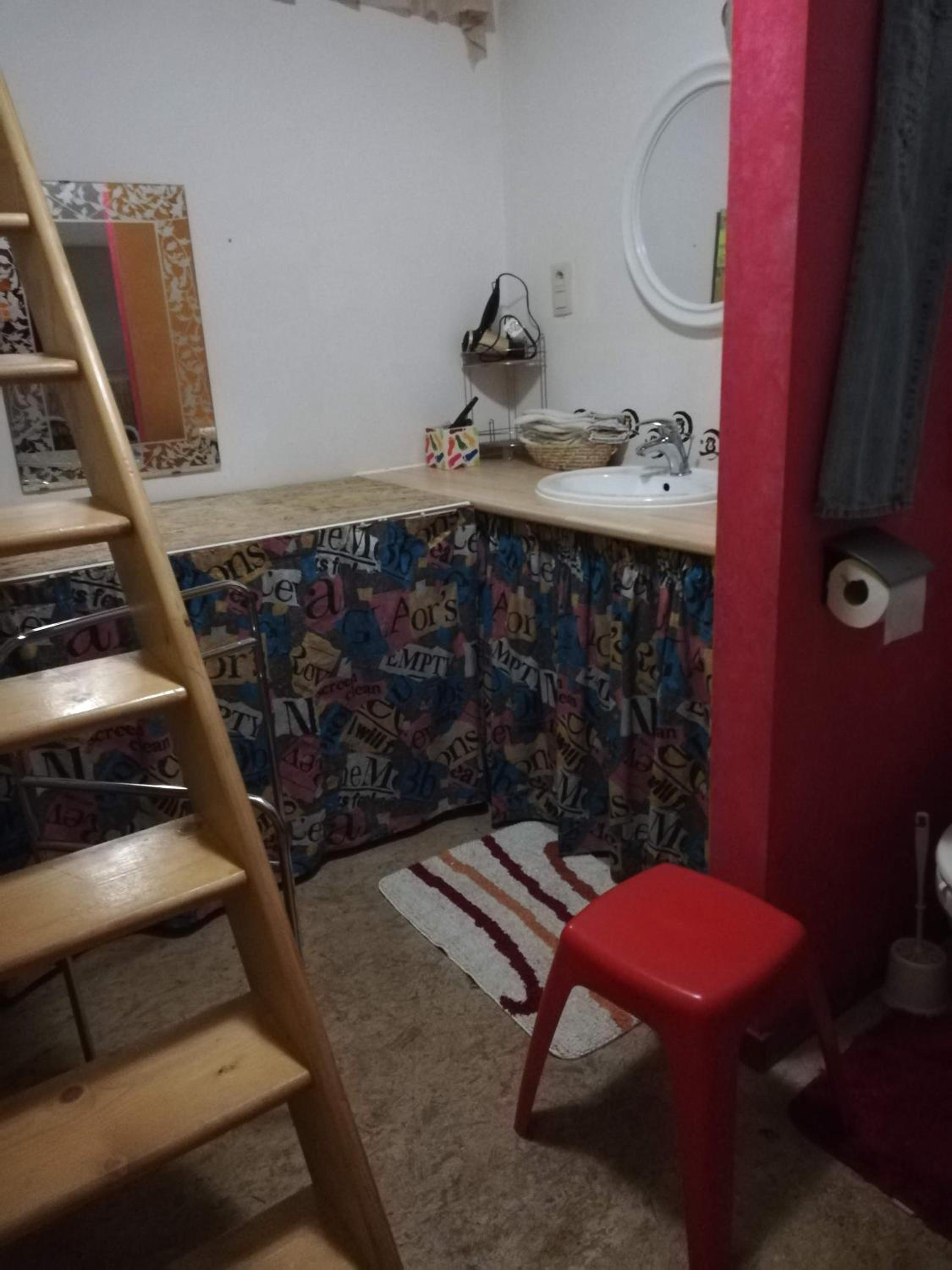 Cozy Apartment in Estinnes – 40 sqm with a fenced garden.