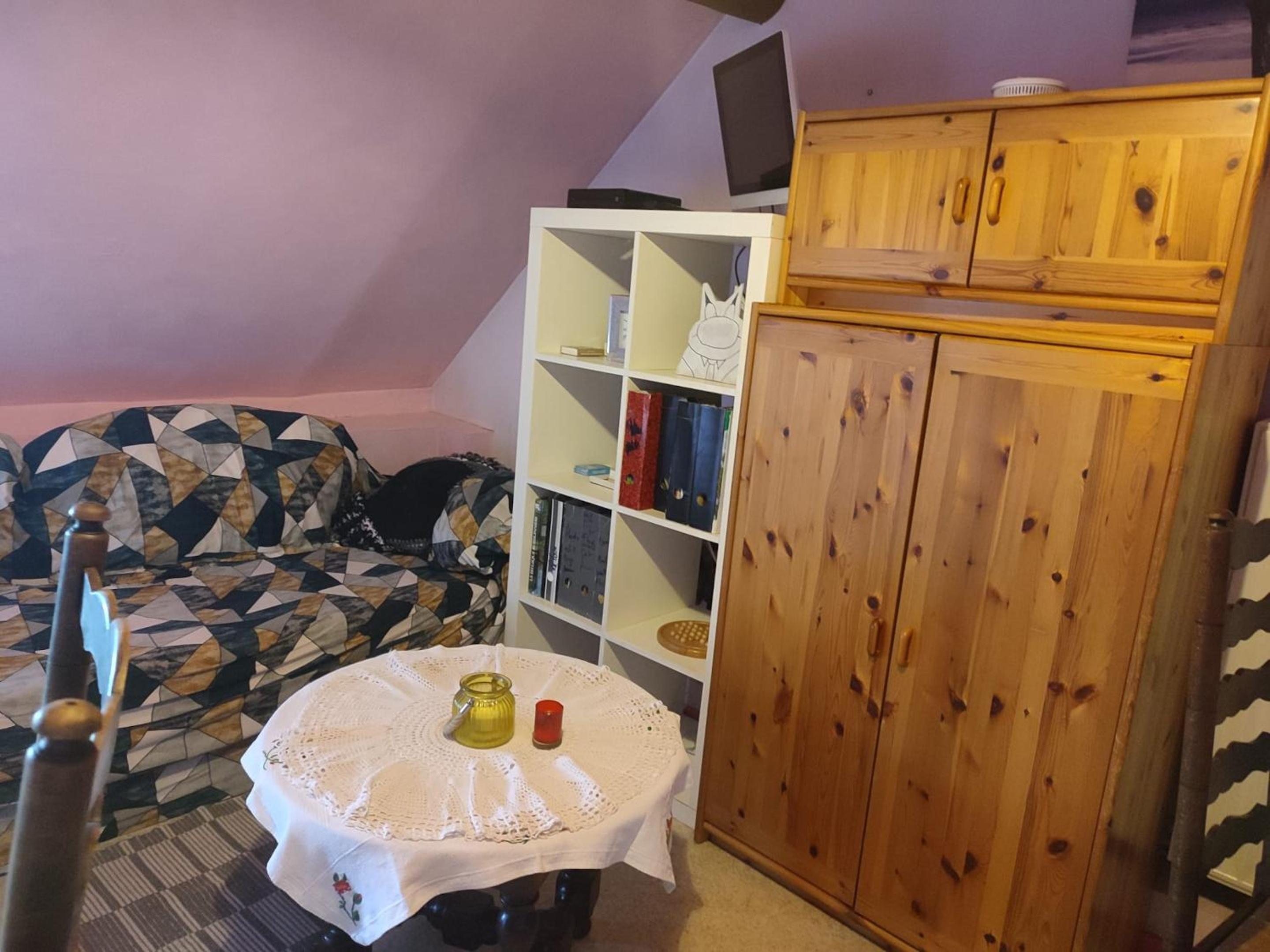 Cozy Apartment in Estinnes – 40 sqm with a fenced garden.