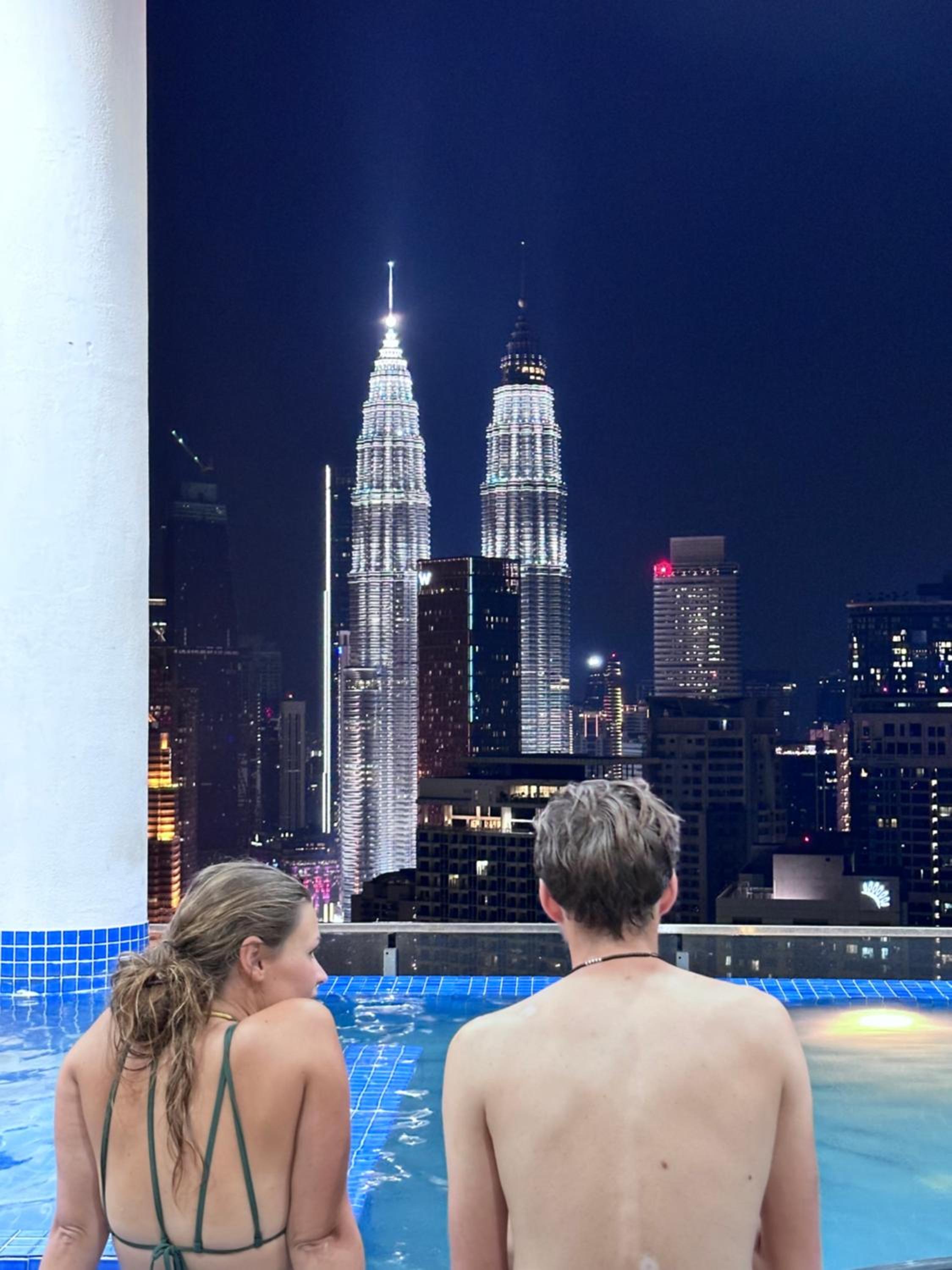 THE LUXE INFINITUM KLCC By KL MALAYSIA