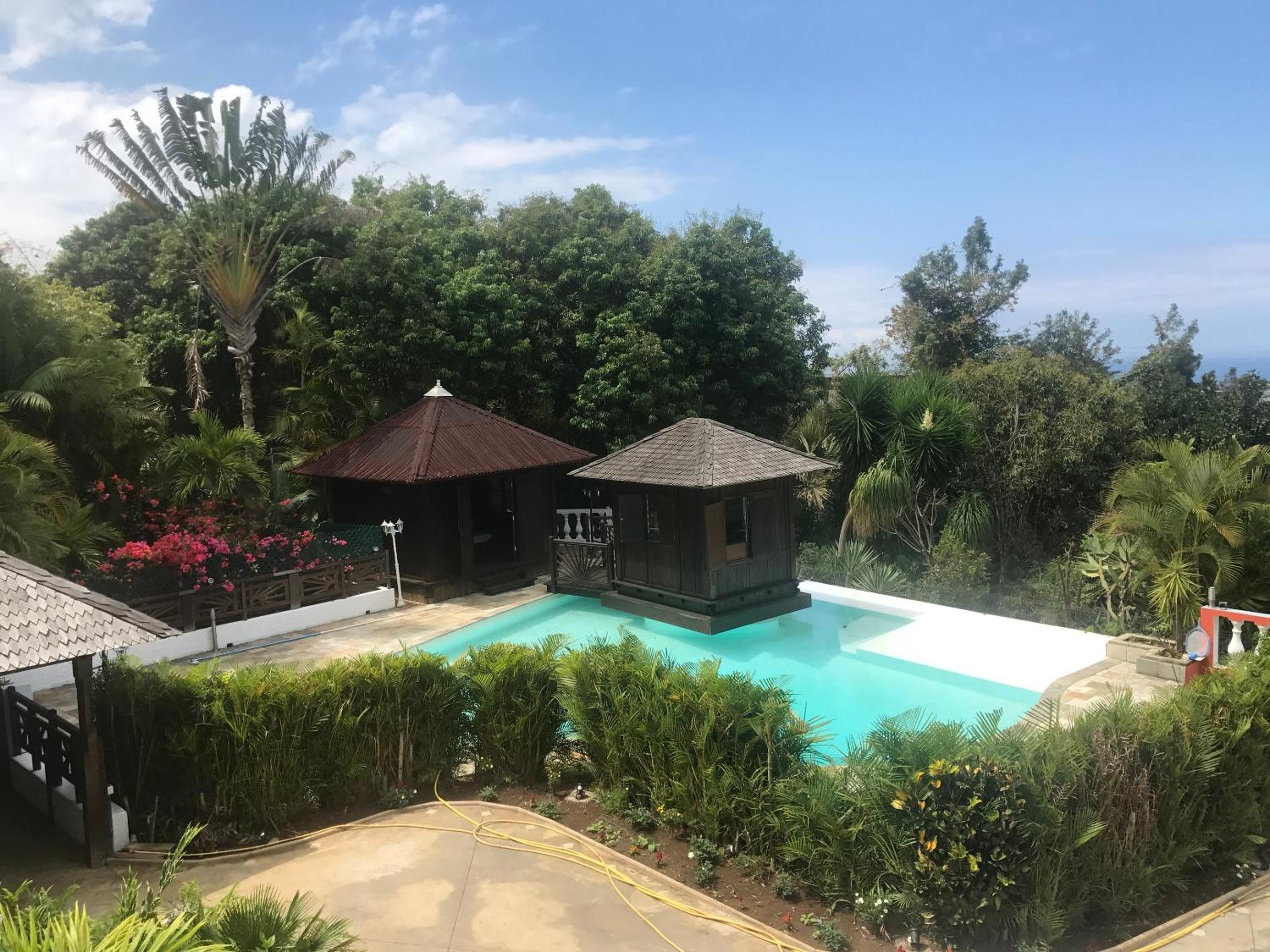 Bungalow confortable à Ruisseau avec piscine partagée view 3