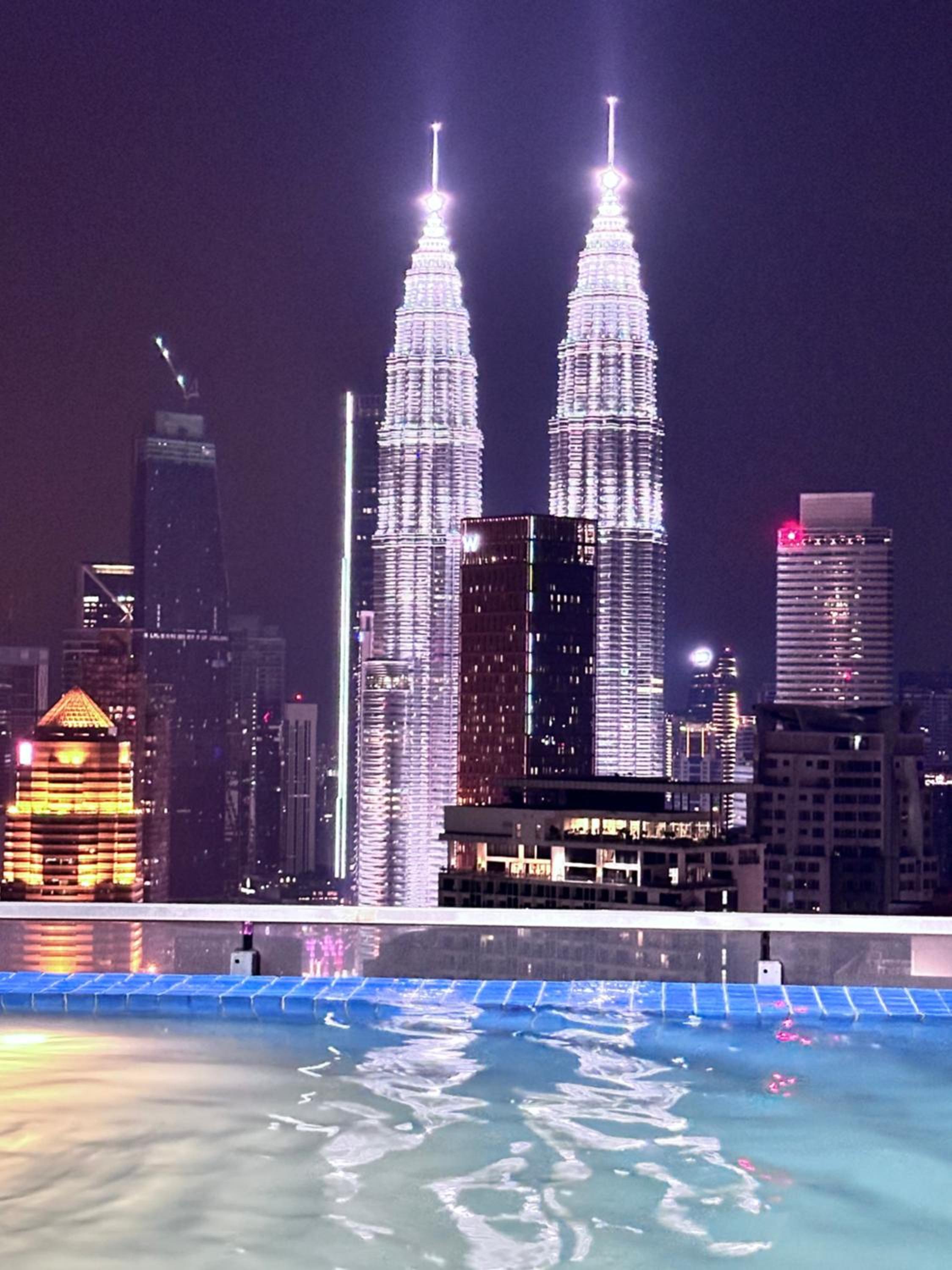 THE LUXE INFINITUM KLCC By KL MALAYSIA