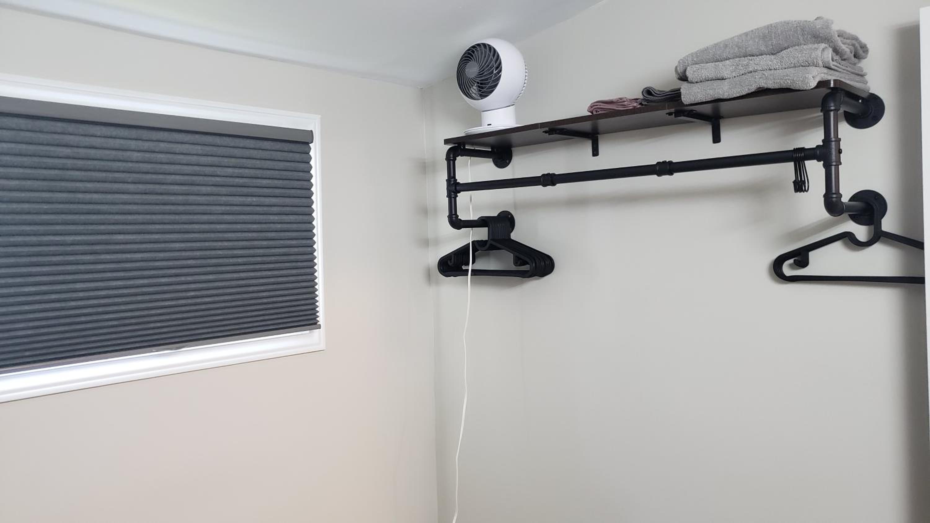 Cozy home on a quiet street minutes to DT Kingston