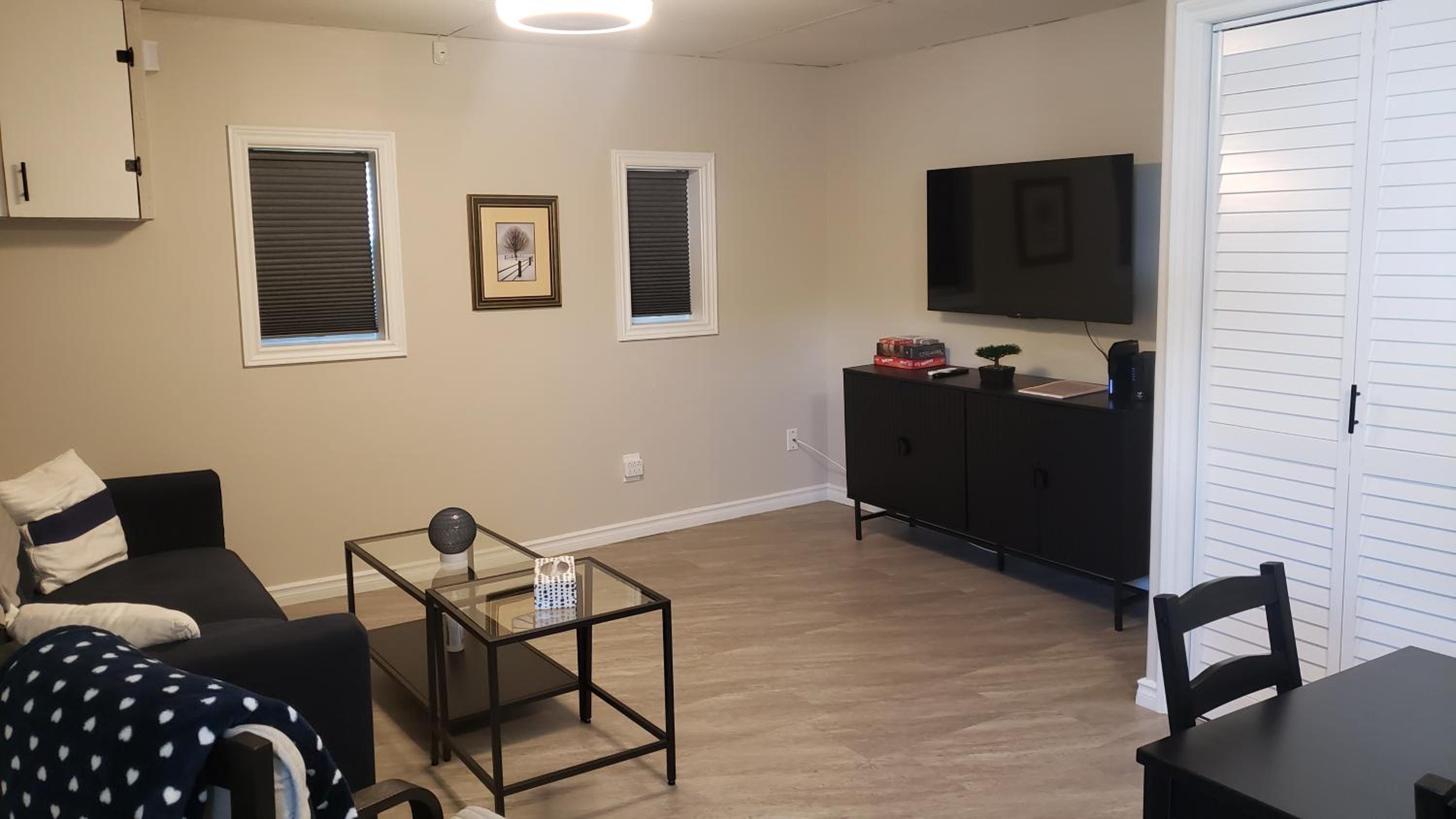 Cozy home on a quiet street minutes to DT Kingston