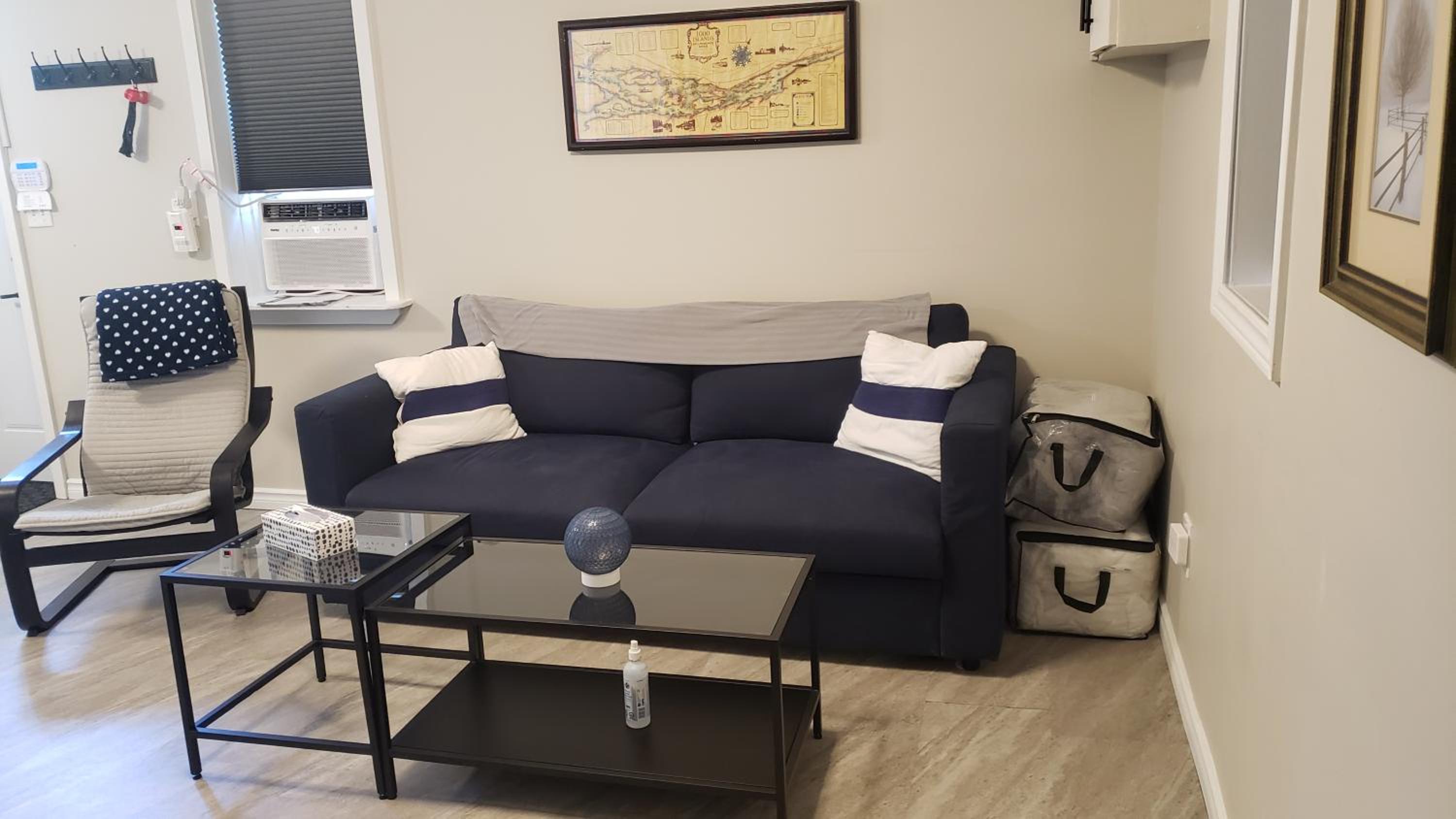 Cozy home on a quiet street minutes to DT Kingston