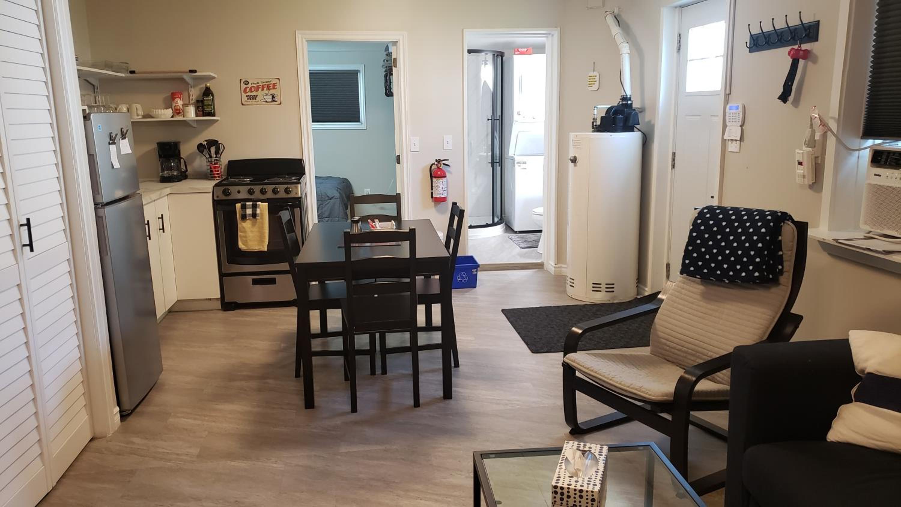 Cozy home on a quiet street minutes to DT Kingston