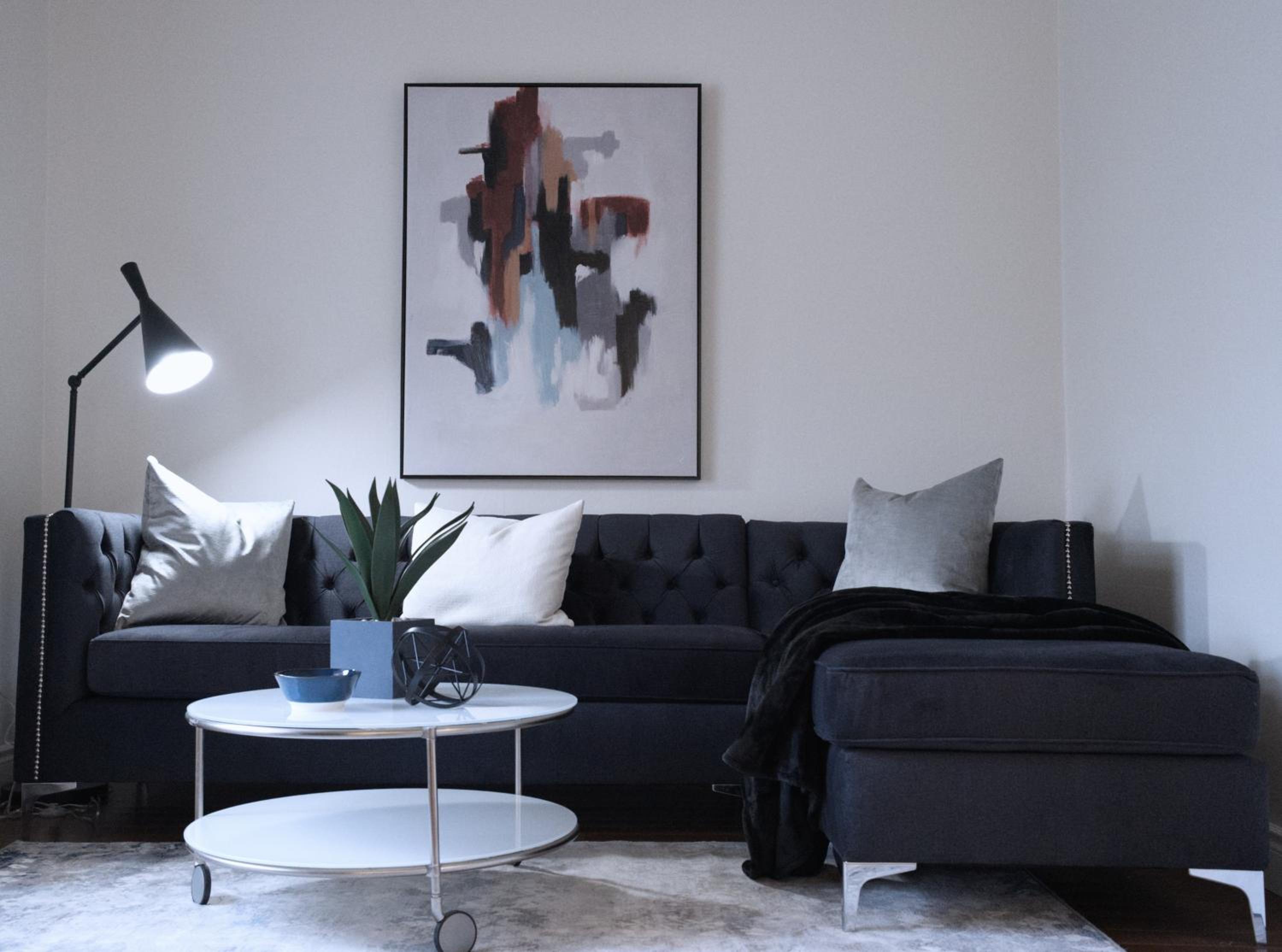 Cozy 2BR in Wortley Village with 2-car Parking and WiFi