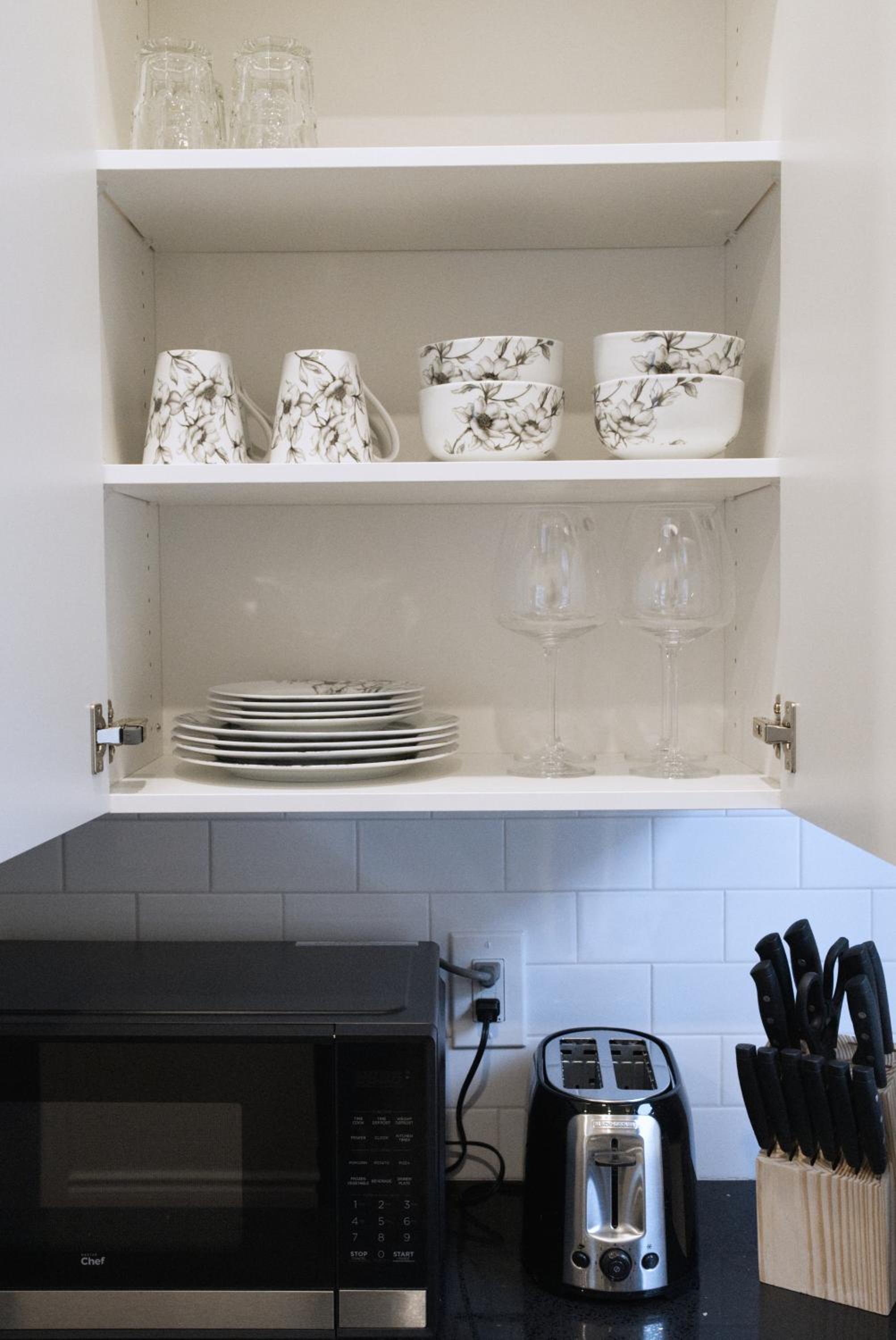 Cozy 2BR in Wortley Village with 2-car Parking and WiFi