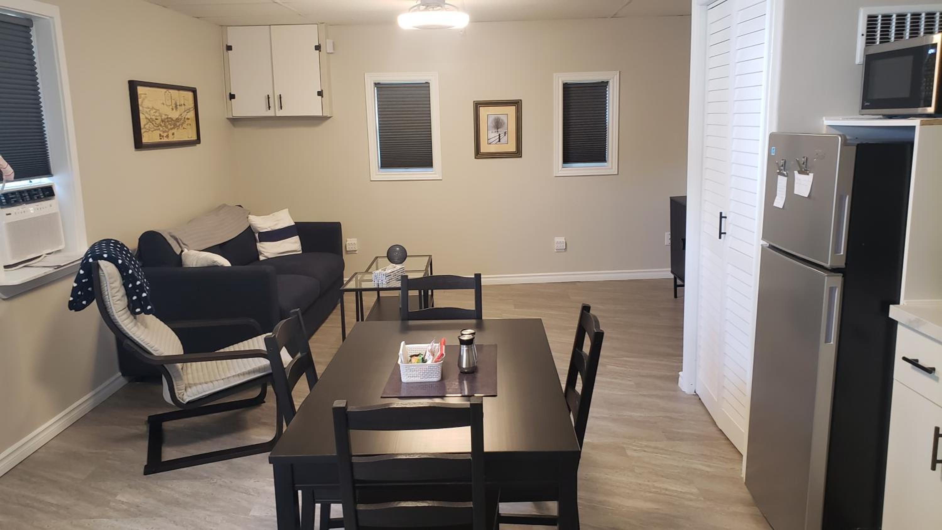 Cozy home on a quiet street minutes to DT Kingston
