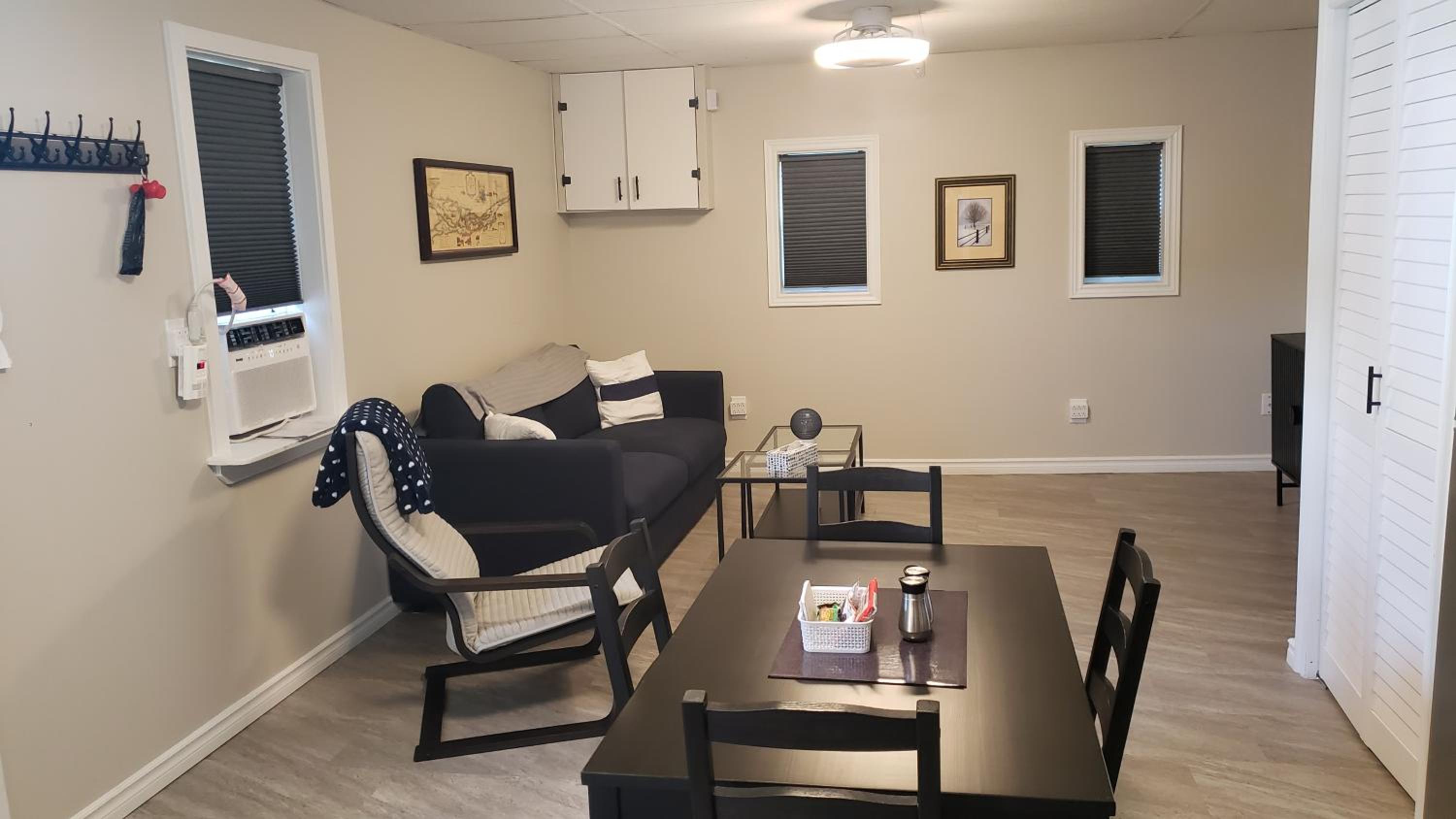 Cozy home on a quiet street minutes to DT Kingston