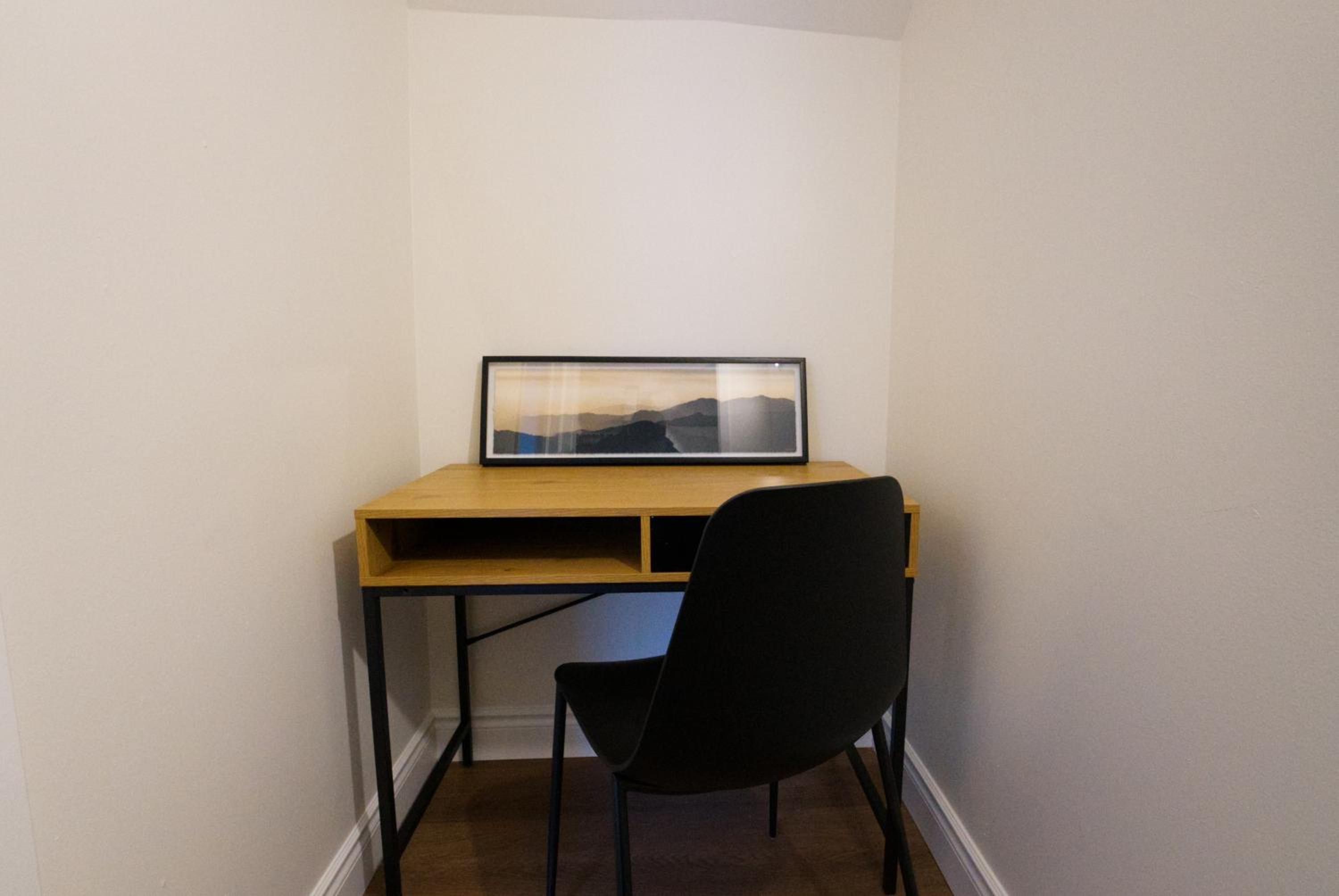 Cozy 2BR in Wortley Village with 2-car Parking and WiFi