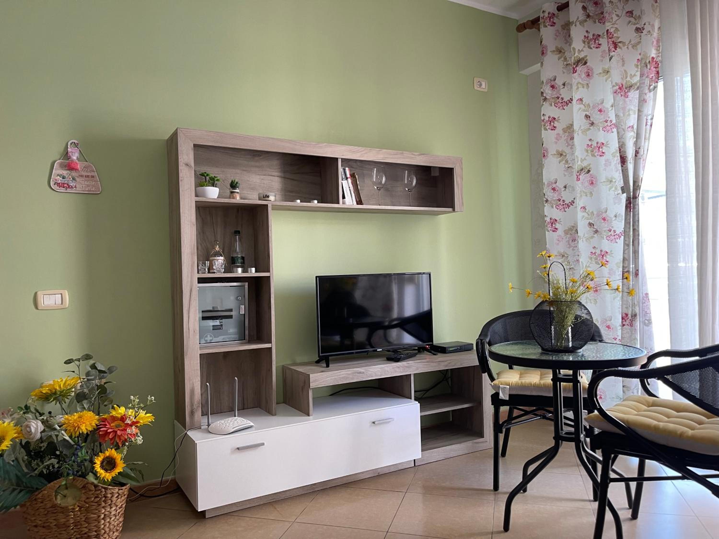 seaside apartment vlora