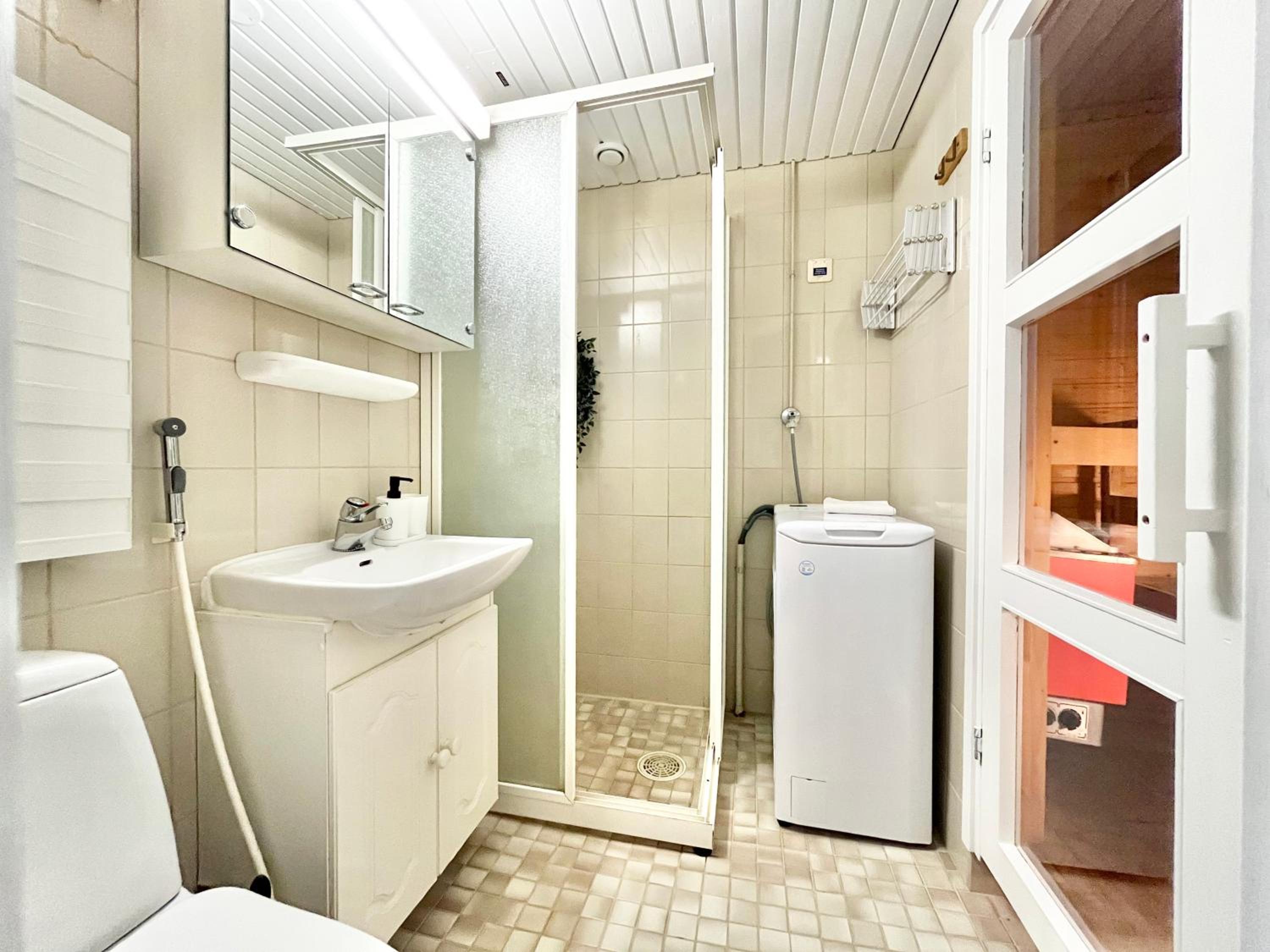 EP City Suite - Sauna, Balcony & Free parking view 2