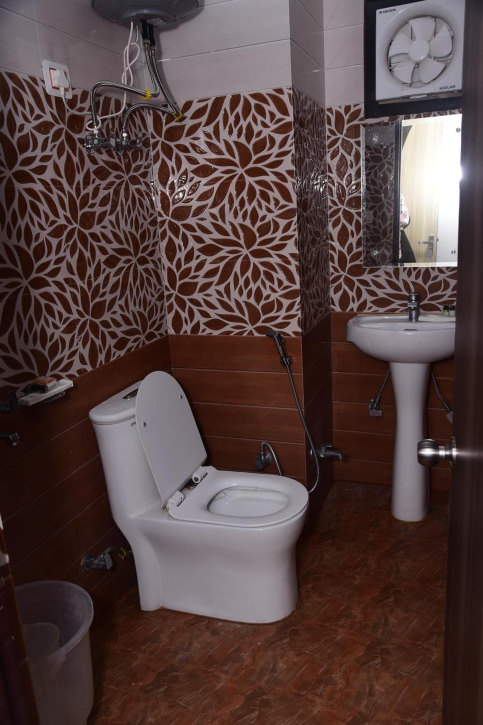 Hotel Elegance, Katra view 2