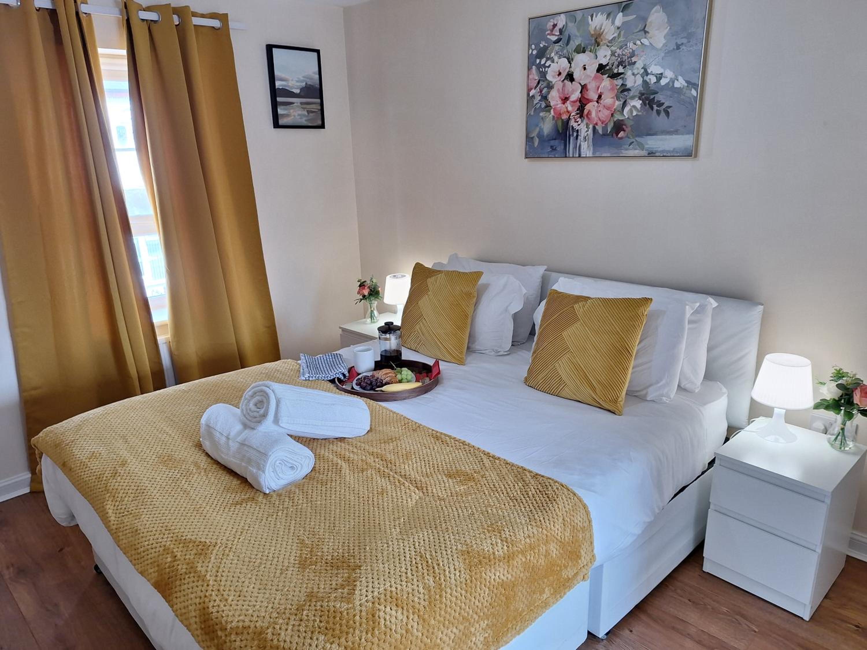 Two Bedroom Semi-detached Modern House in Birmingham view 2