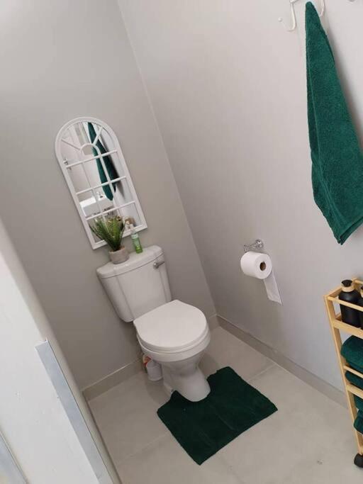 Stellies Accommodation - Room 3