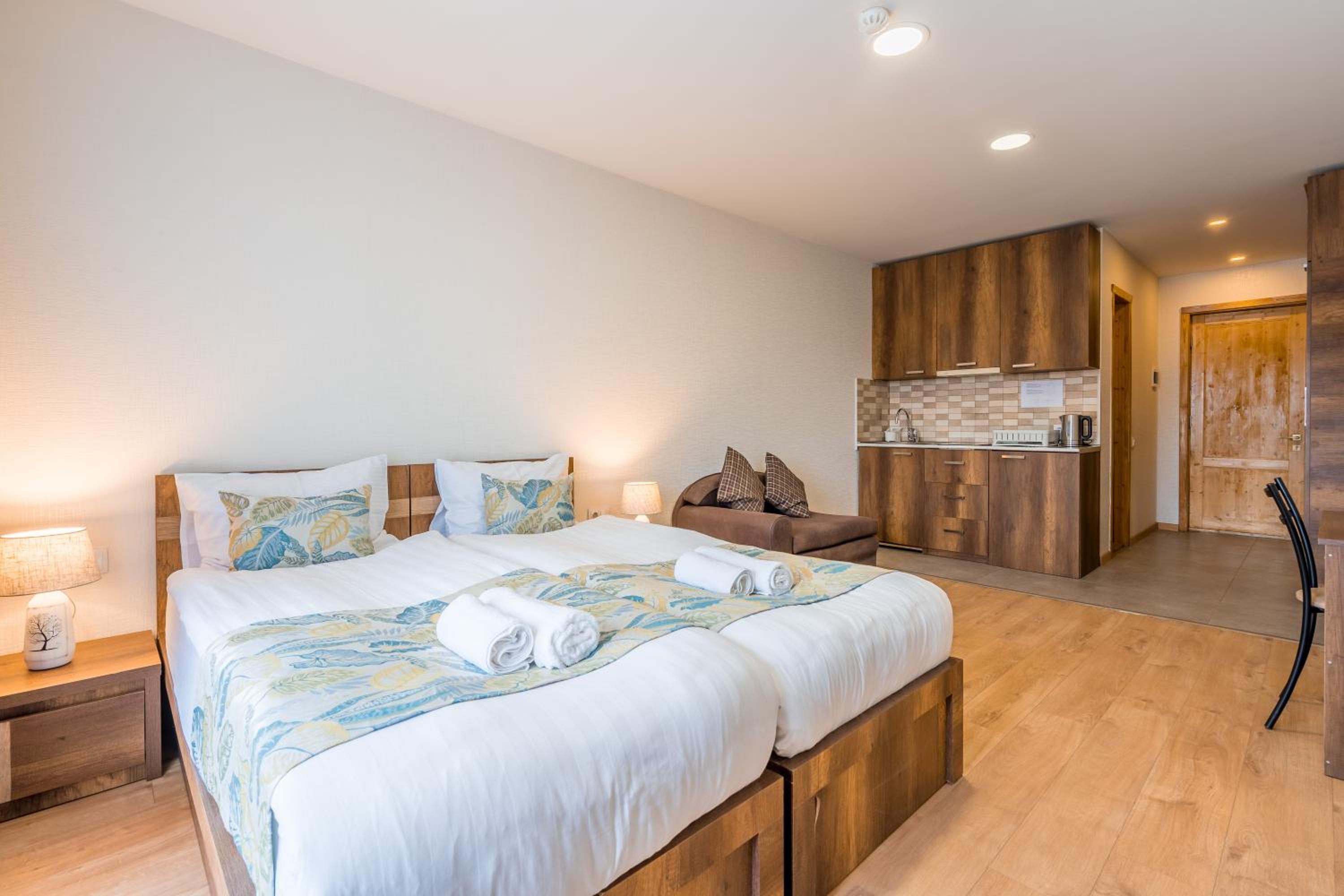 NEO Skyview Suites view 3