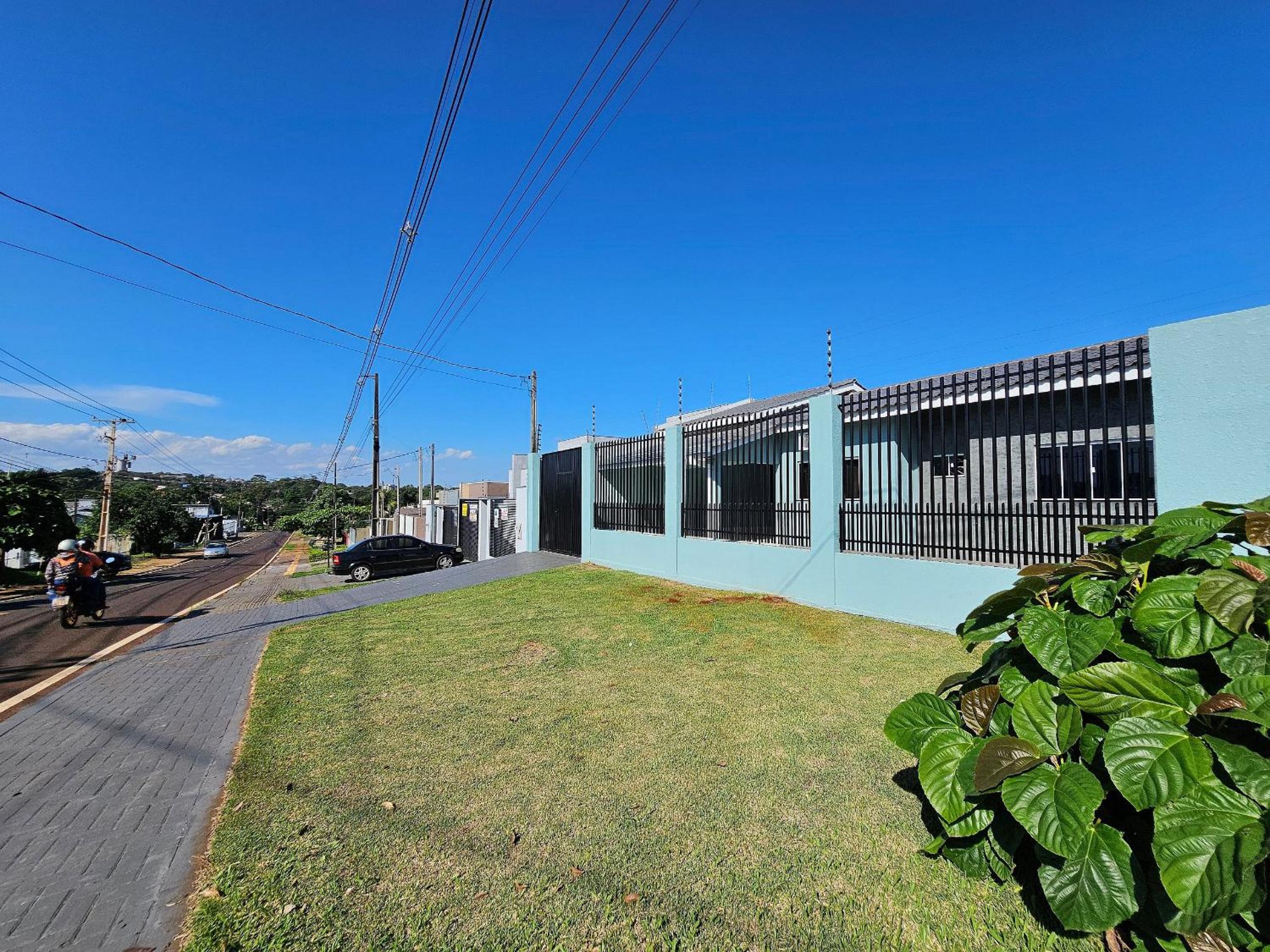 3 Quartos 3 banheiros Piscina prox Paraguai Itaipu