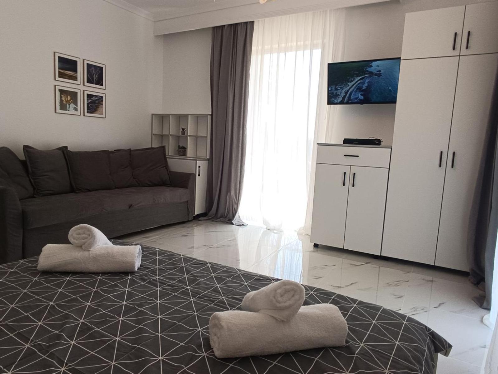 Kariani Beach Studio