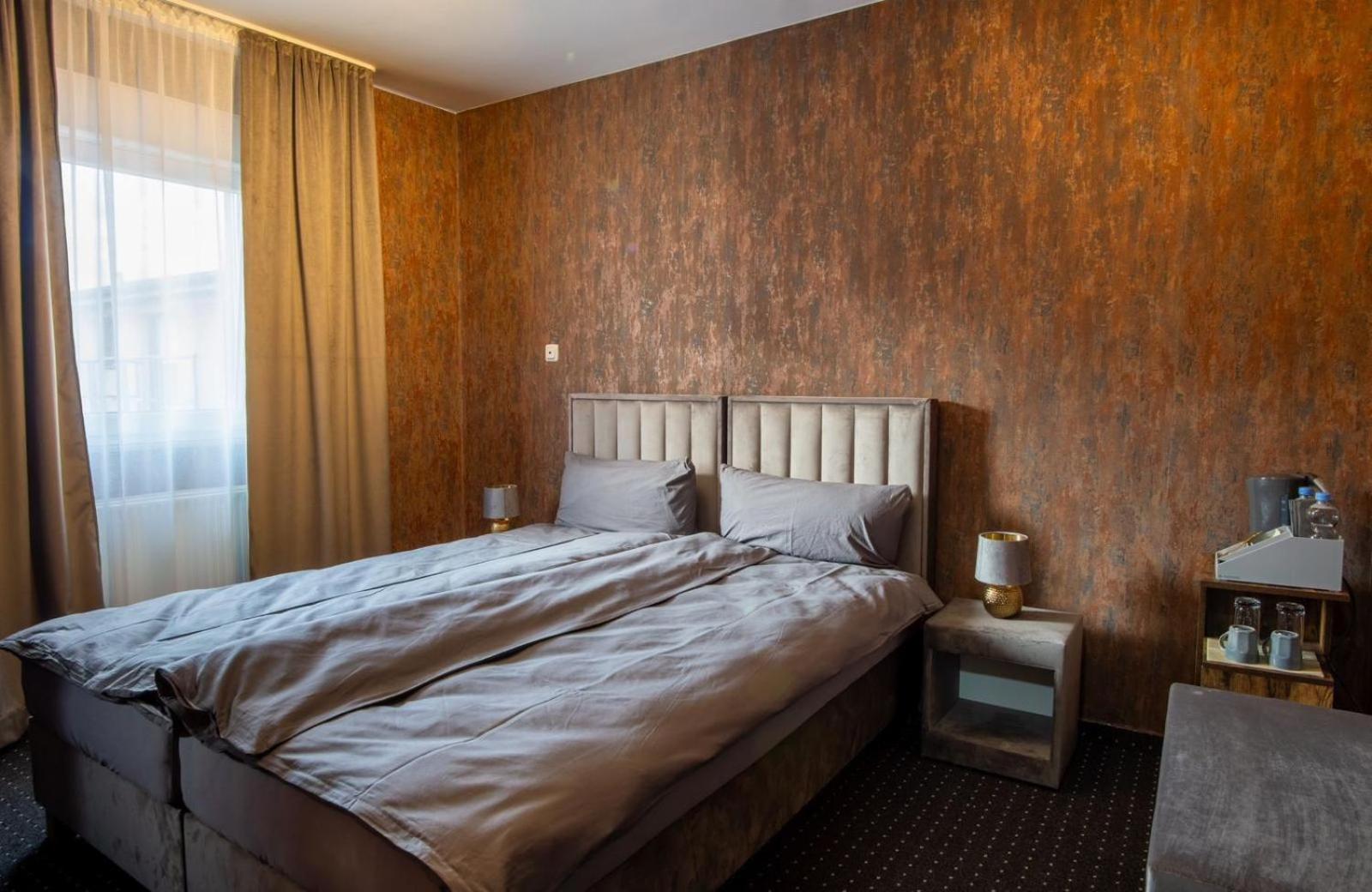 Bed and Breakfast 33