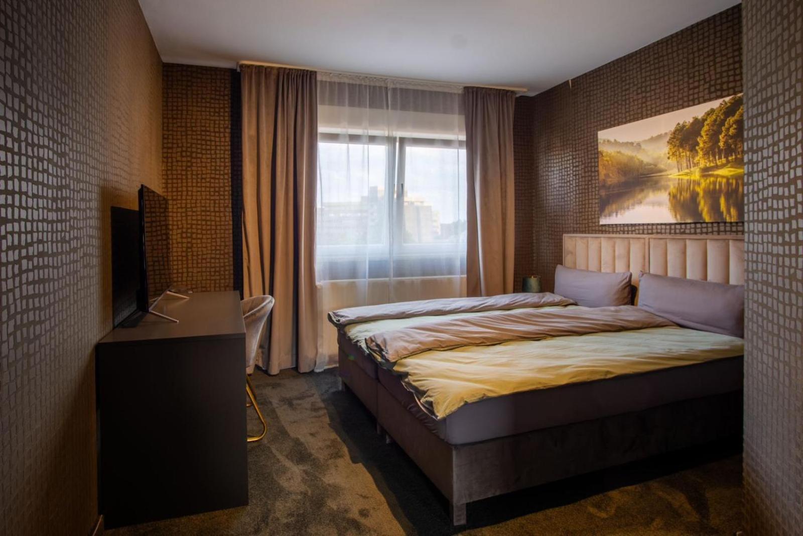 Bed and Breakfast 33