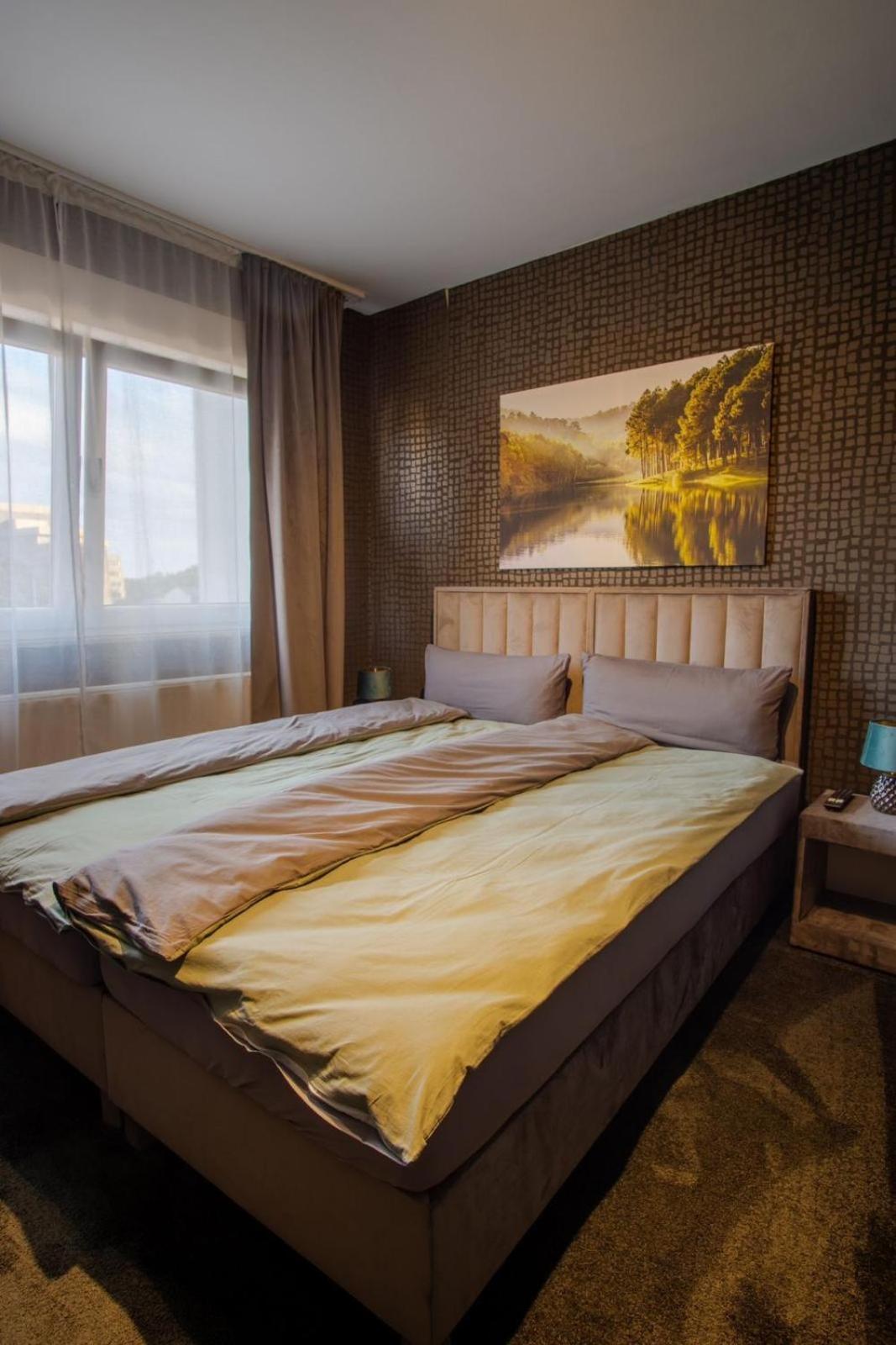 Bed and Breakfast 33