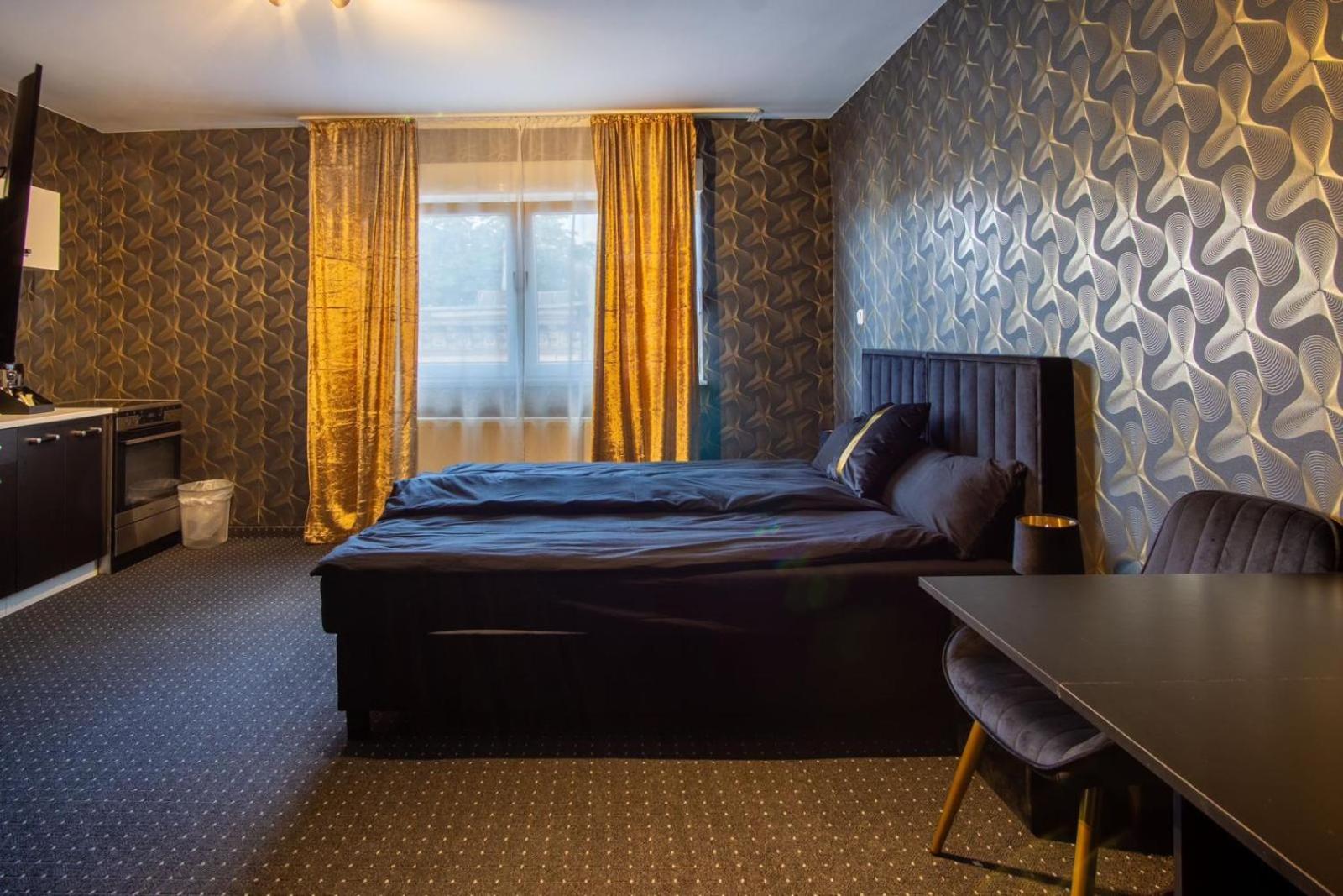 Bed and Breakfast 33
