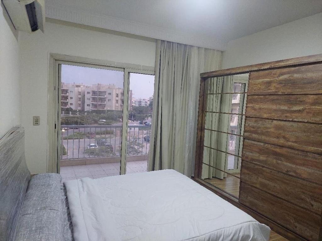 Compound the address el sheikh Zayed