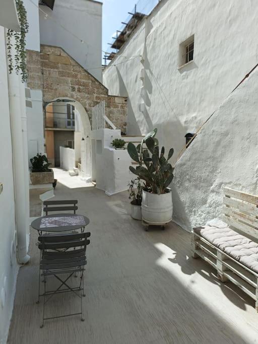 Leccino Suite en Matino — balance & terrace