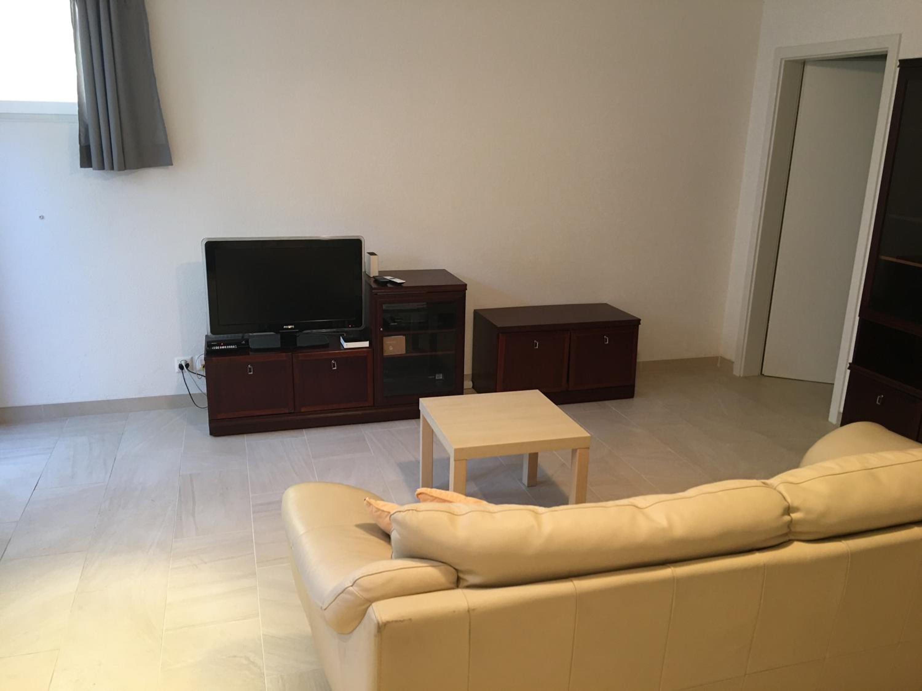 Modern apartment easy commute, Geneva & Nyon 75m2