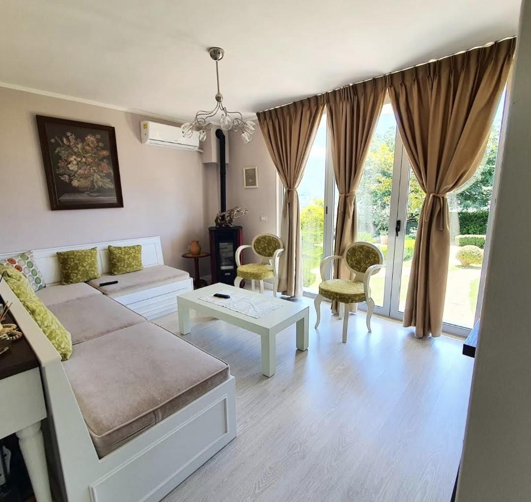 Entire Villa Elida