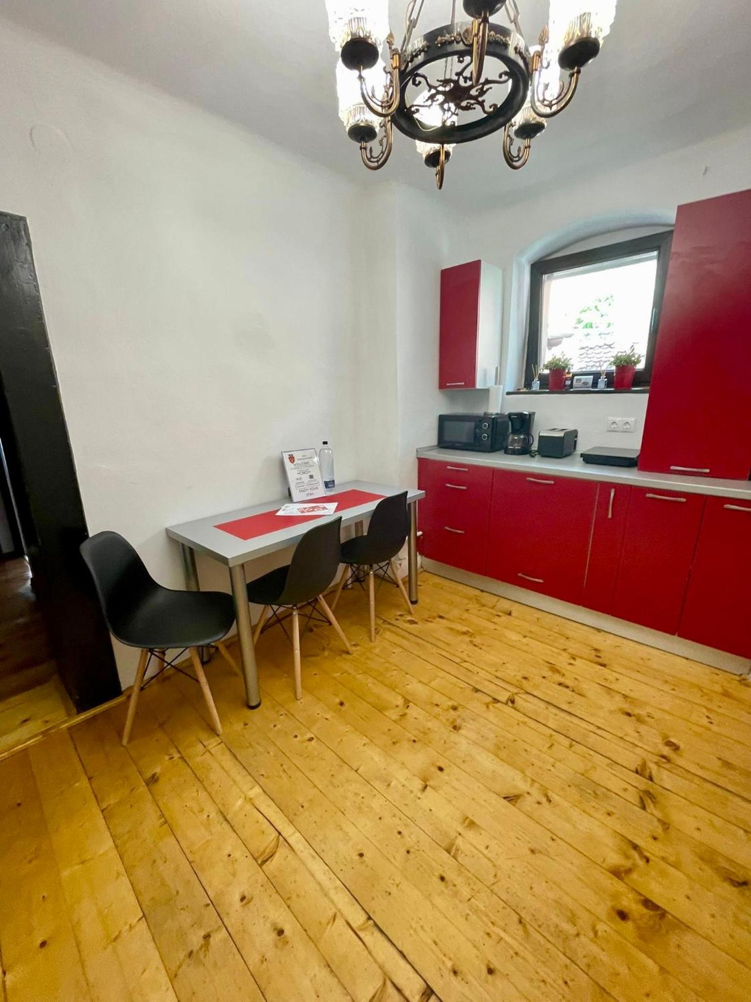 Ultracentral Medieval Apartment
