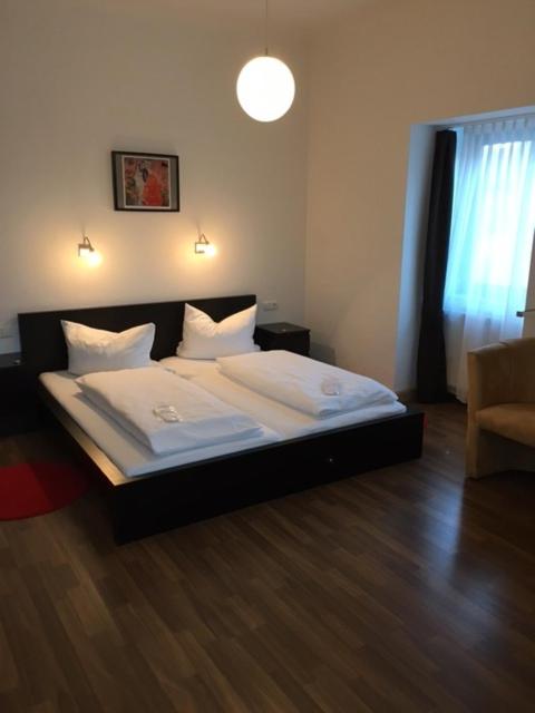 Photo 33