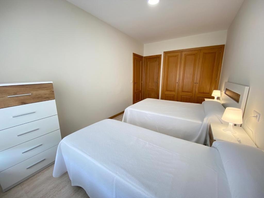 Primera Linea de Playa Samil Costa con Garaje Incluido view 5
