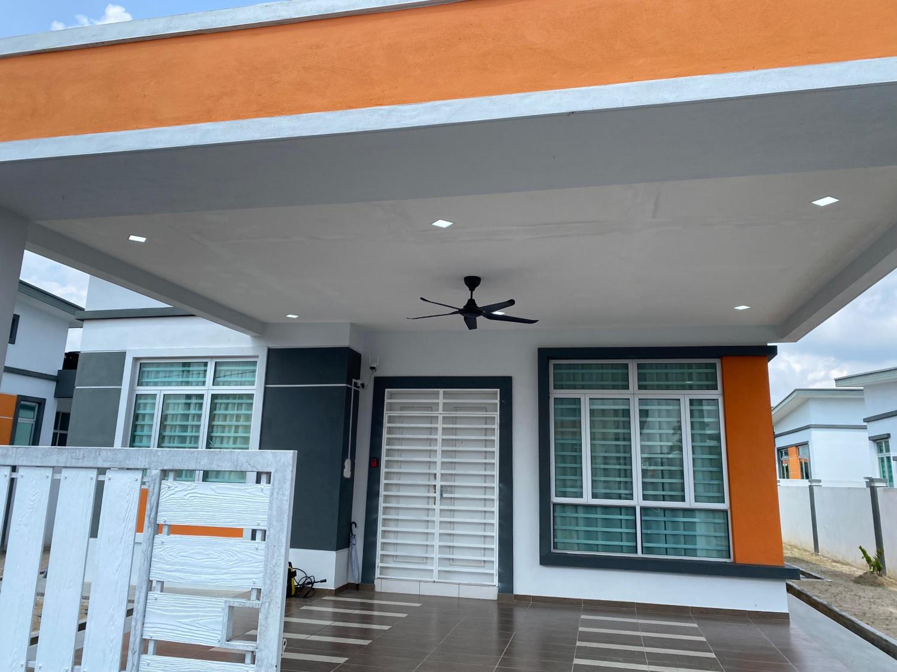 Single storey bungalow Tangkak