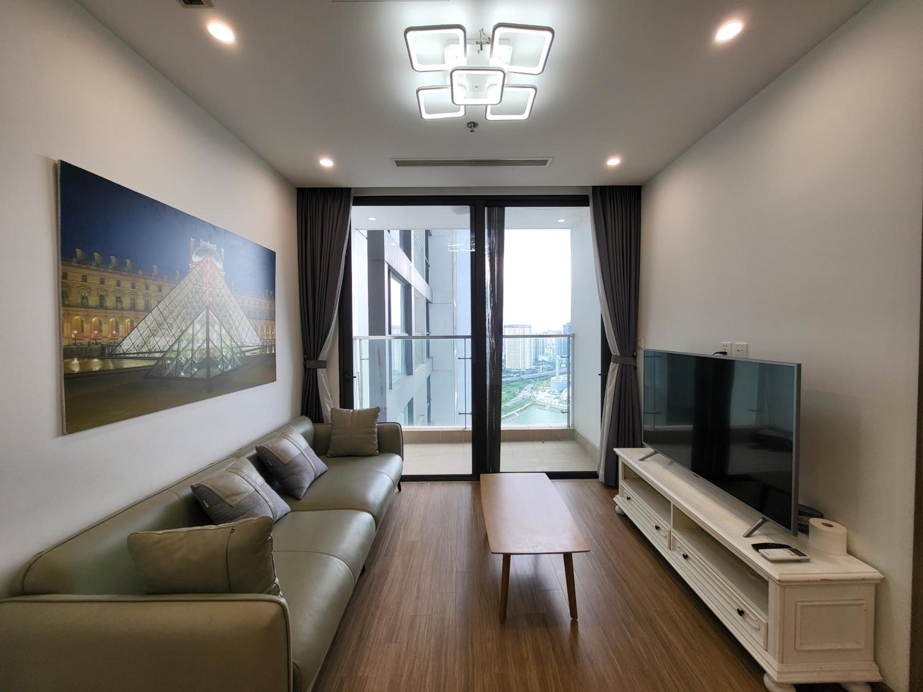 Căn hộ dịch vụ siêu đẹp Vinhomes Skylake gần sân vận động Mỹ Đình
