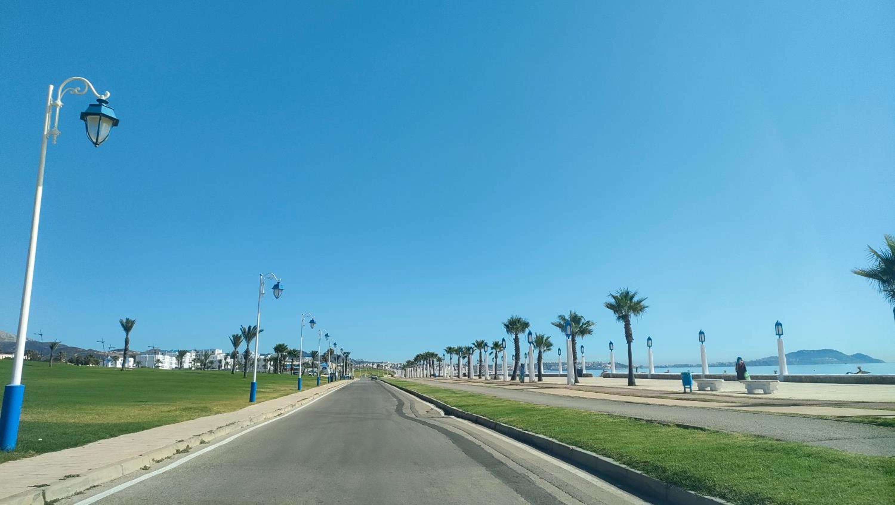Appartement spacieux et ensoleillé en bord de mer view 5