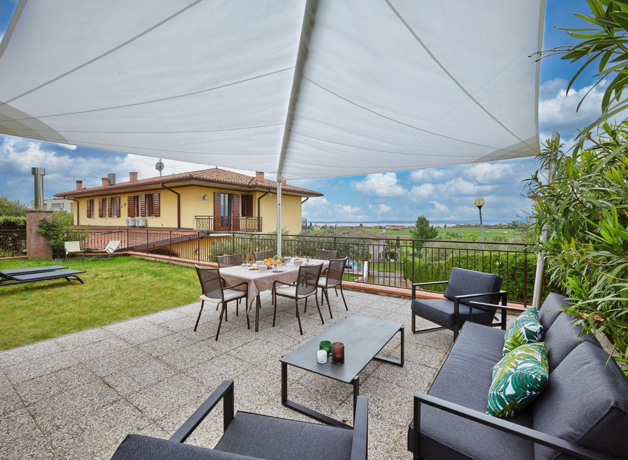 VILLA CELEBRITY - Regarda Travel