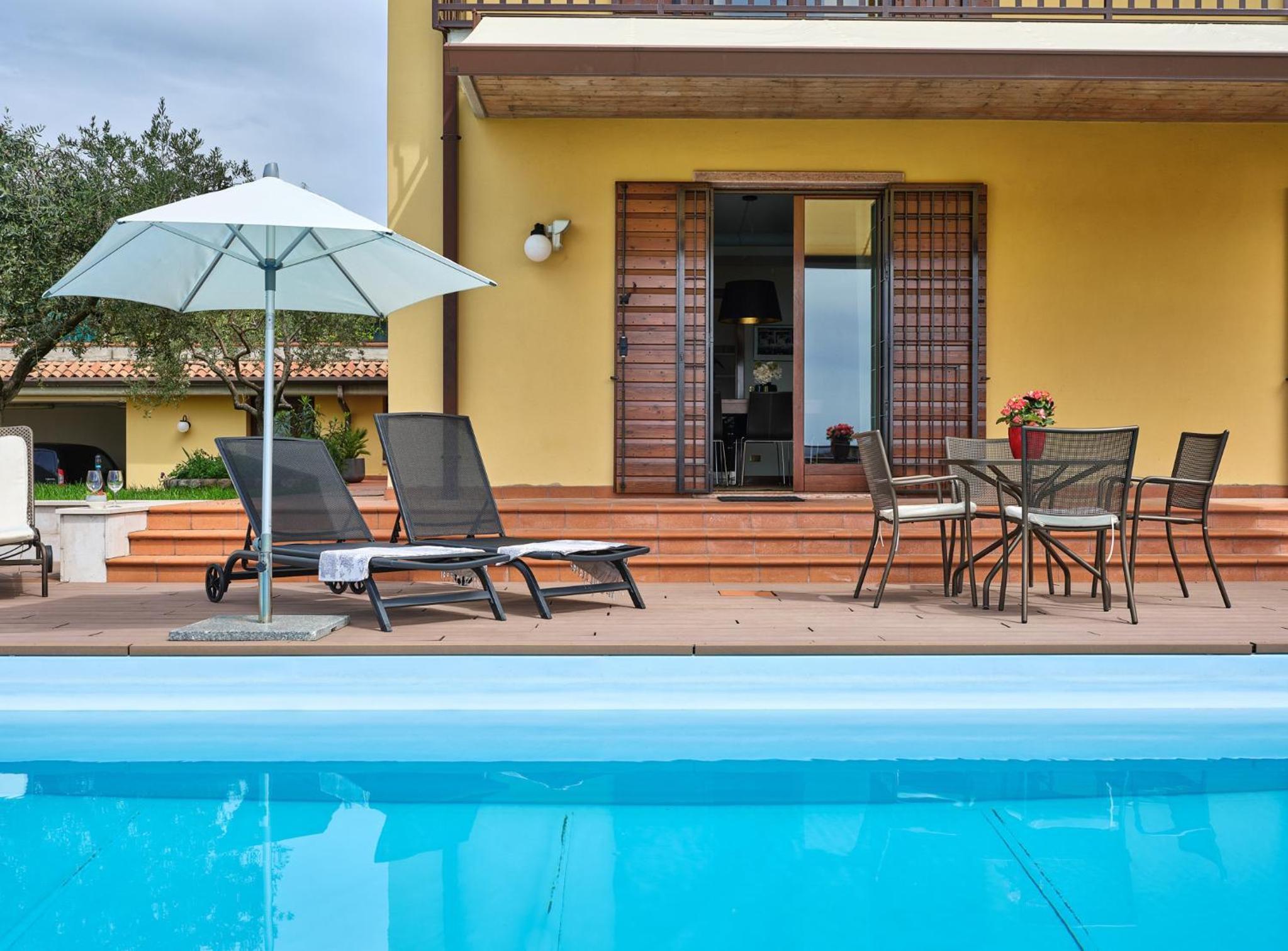 VILLA CELEBRITY - Regarda Travel
