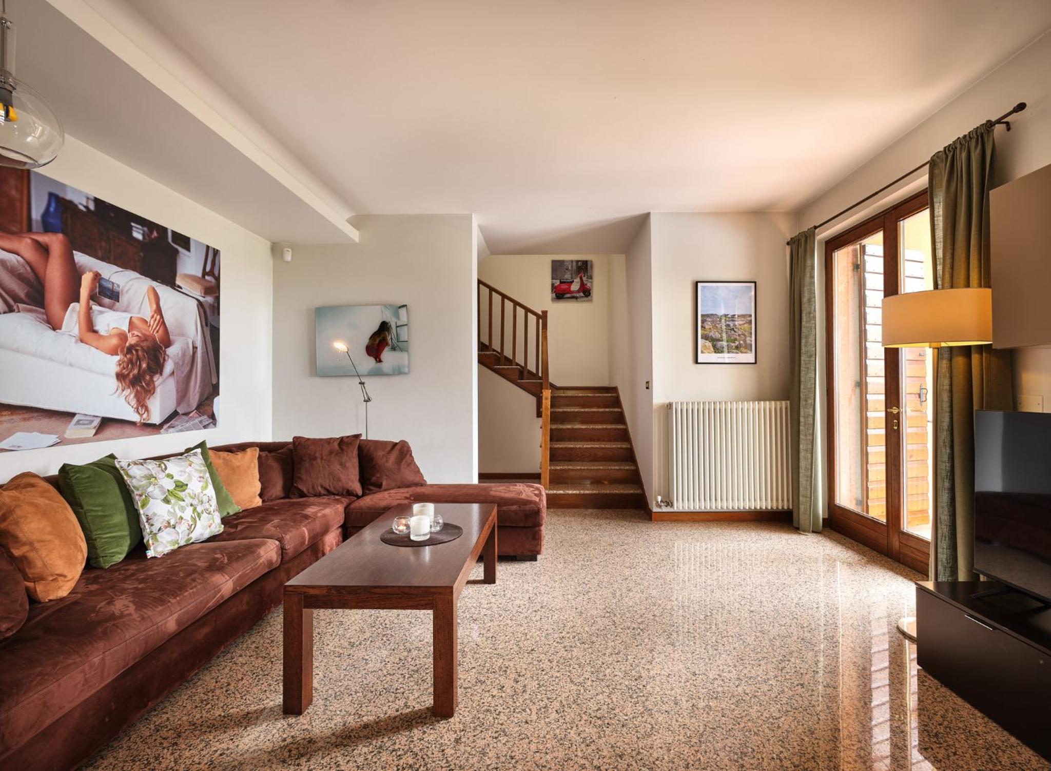 VILLA CELEBRITY - Regarda Travel