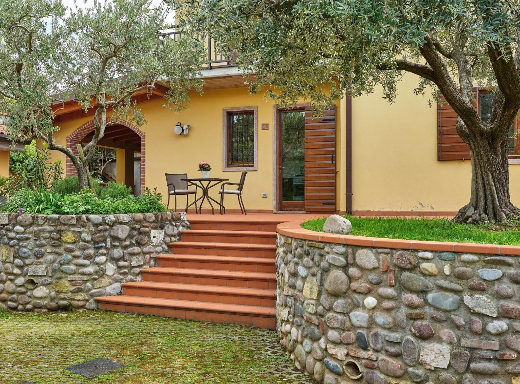 VILLA CELEBRITY - Regarda Travel