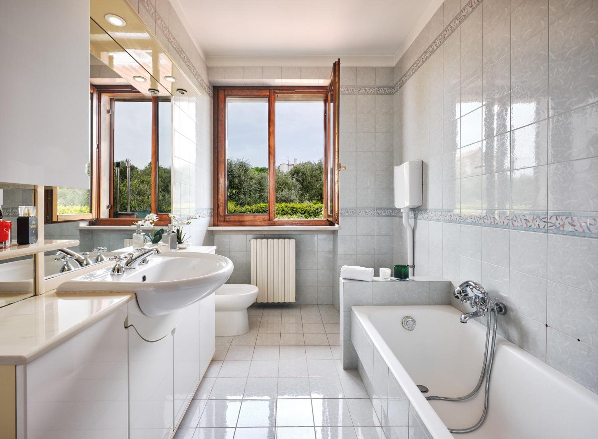 VILLA CELEBRITY - Regarda Travel