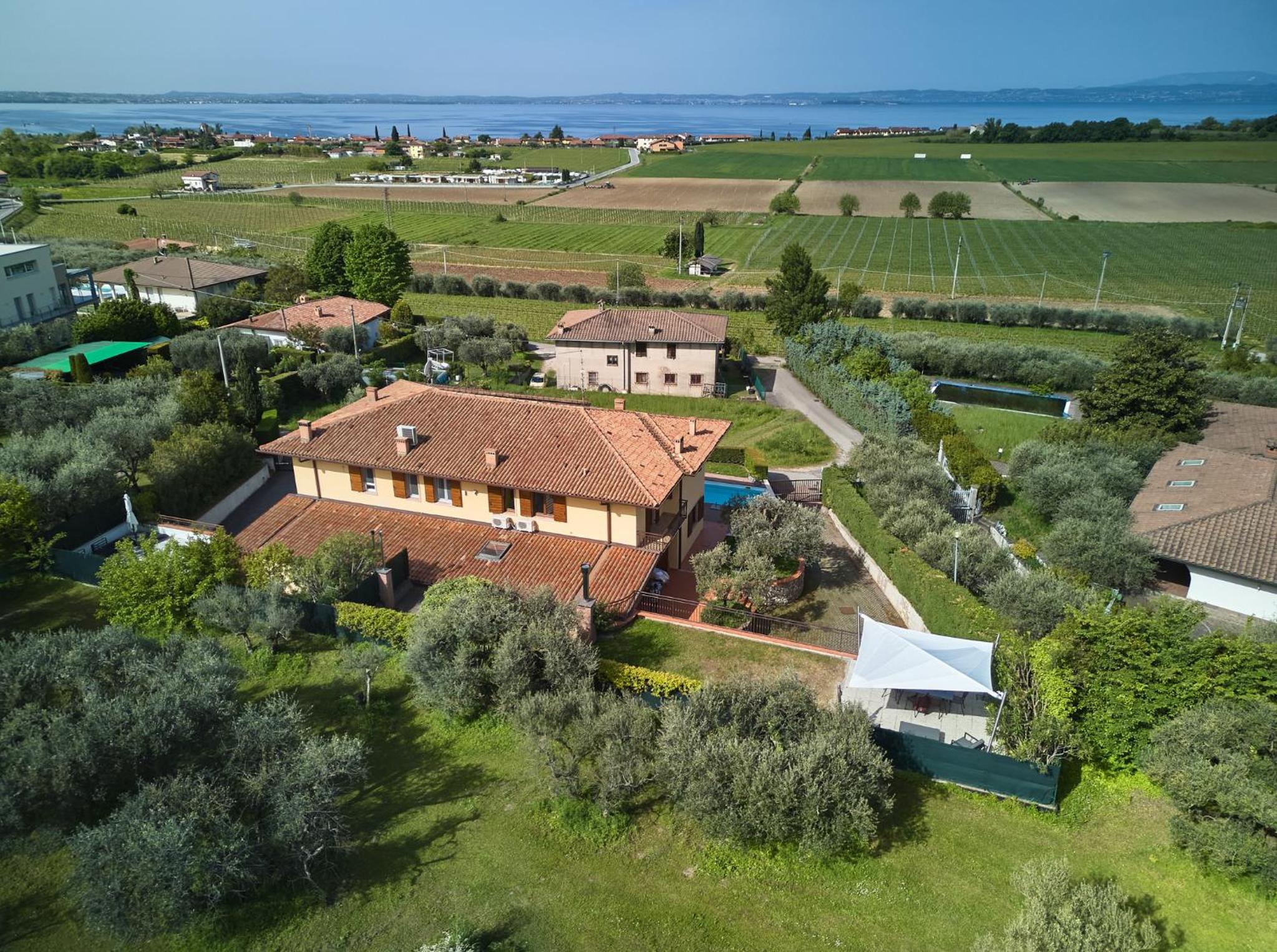 VILLA CELEBRITY - Regarda Travel