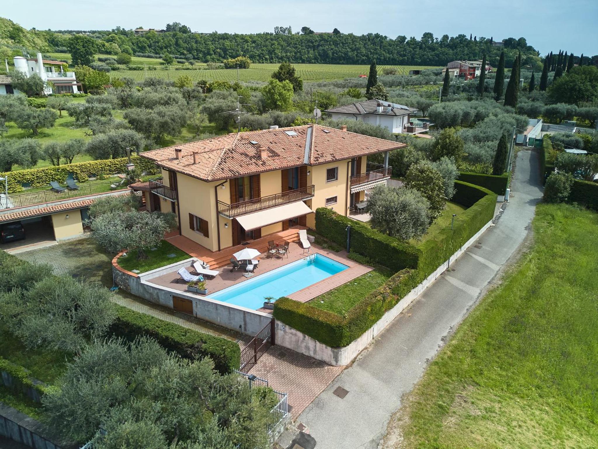 VILLA CELEBRITY - Regarda Travel