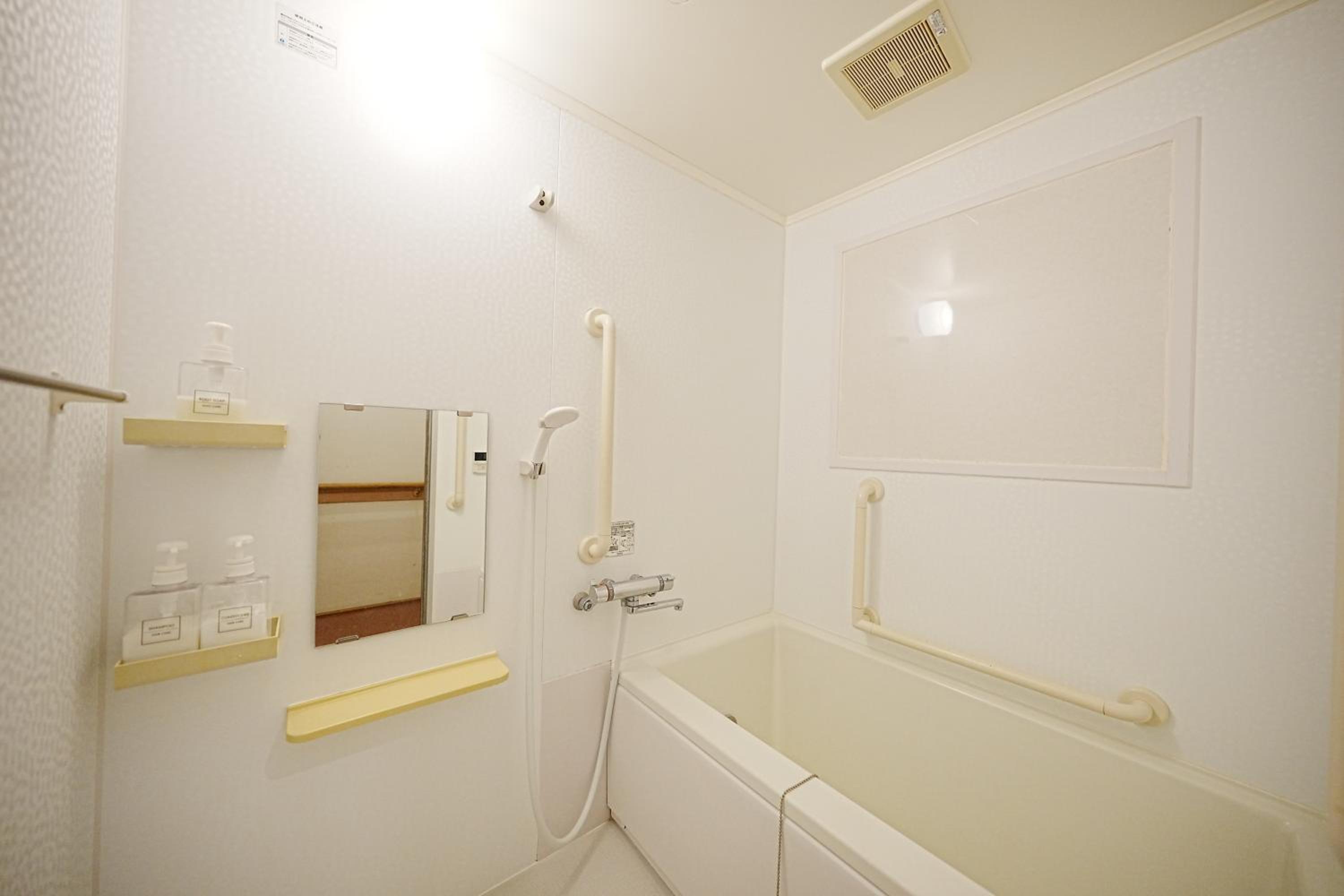 Family or Business Travel 20 percent OFF丨200 sqm 丨 14 min to Shinjuku 丨Century-Old Japanese Garden 丨3 Parking Spaces丨4 Bedrooms
