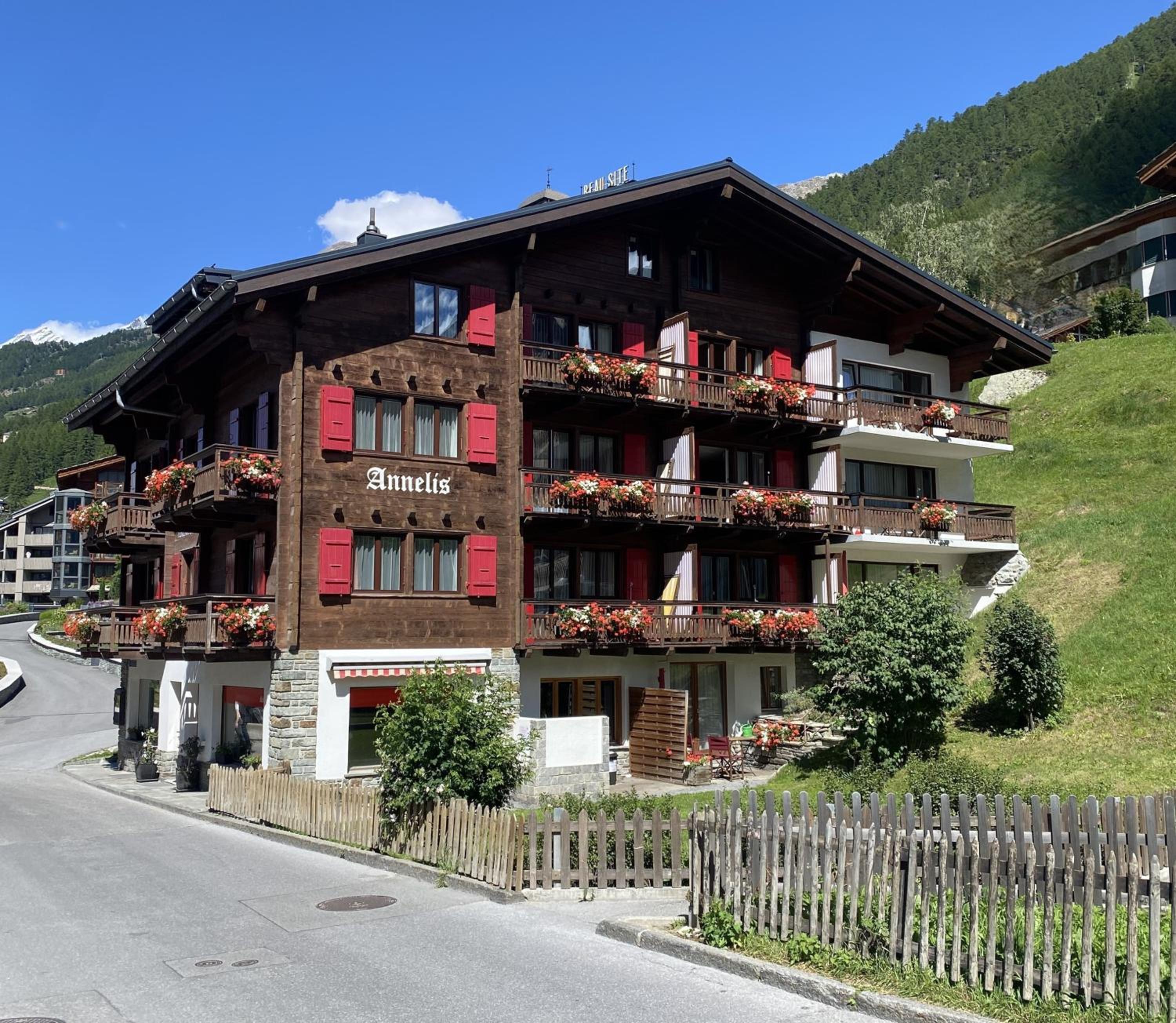 Hotel Chalet Annelis Apartments - Image 1