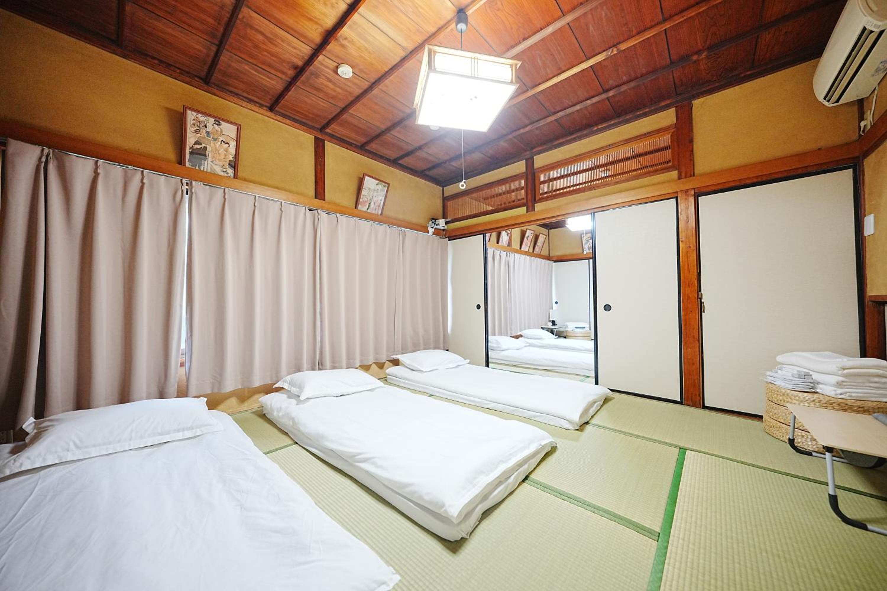 Family or Business Travel 20 percent OFF丨200 sqm 丨 14 min to Shinjuku 丨Century-Old Japanese Garden 丨3 Parking Spaces丨4 Bedrooms