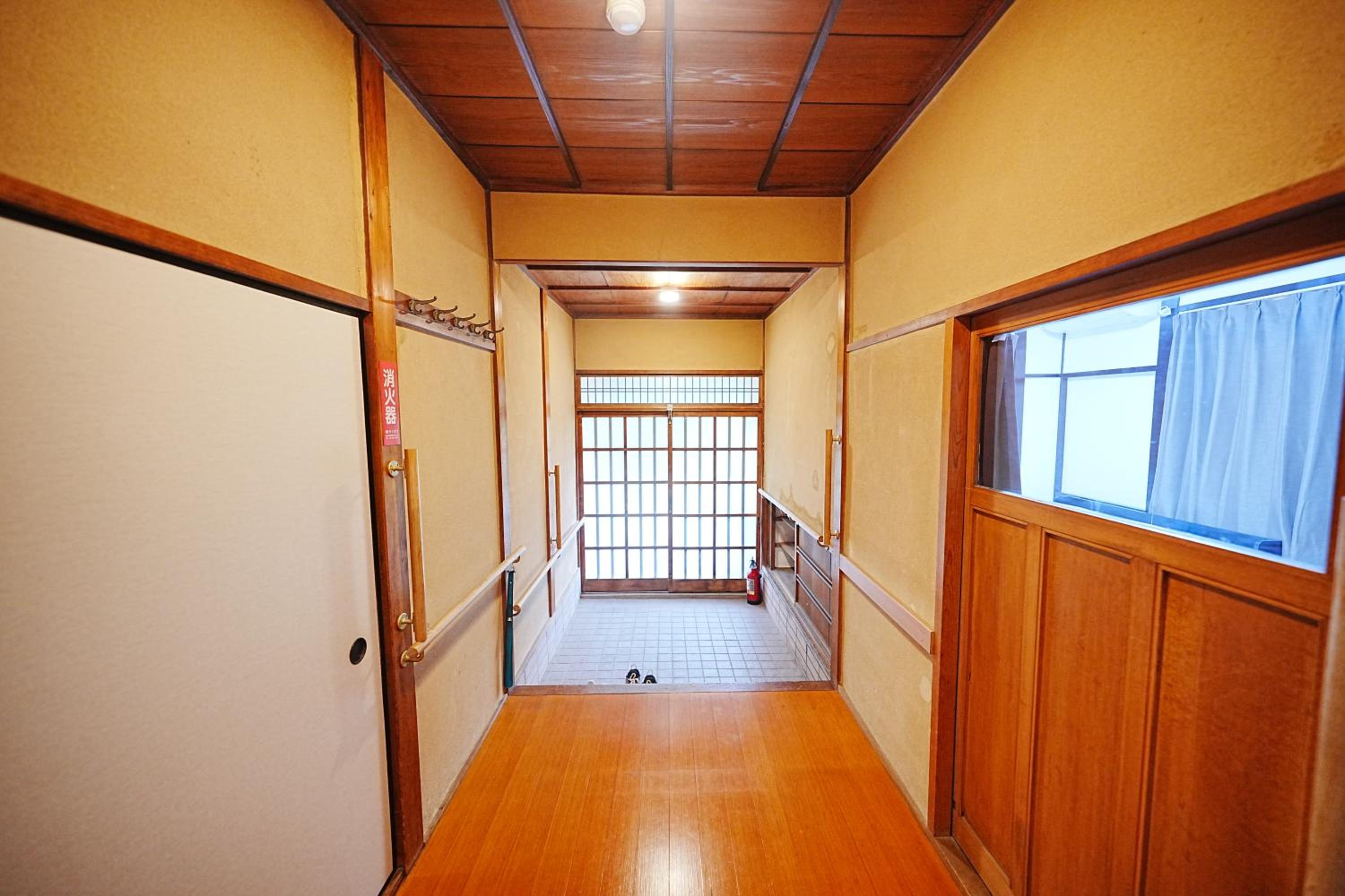 Family or Business Travel 20 percent OFF丨200 sqm 丨 14 min to Shinjuku 丨Century-Old Japanese Garden 丨3 Parking Spaces丨4 Bedrooms